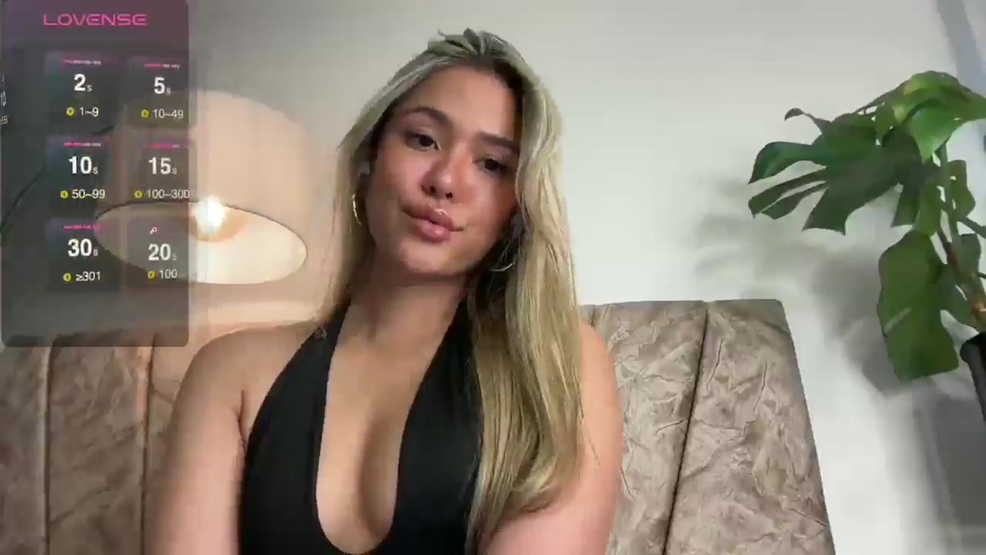 Gallery image thumbnail from Misslatin's myfreecams stream on, 03/29/2026, 18:10 image 2 of 20