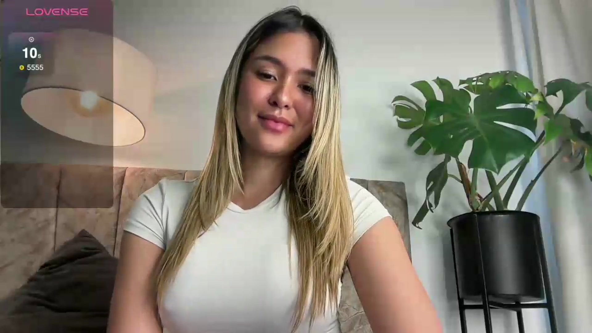 Gallery image thumbnail from Misslatin's myfreecams stream on, 08/17/2026, 19:40 image 18 of 20