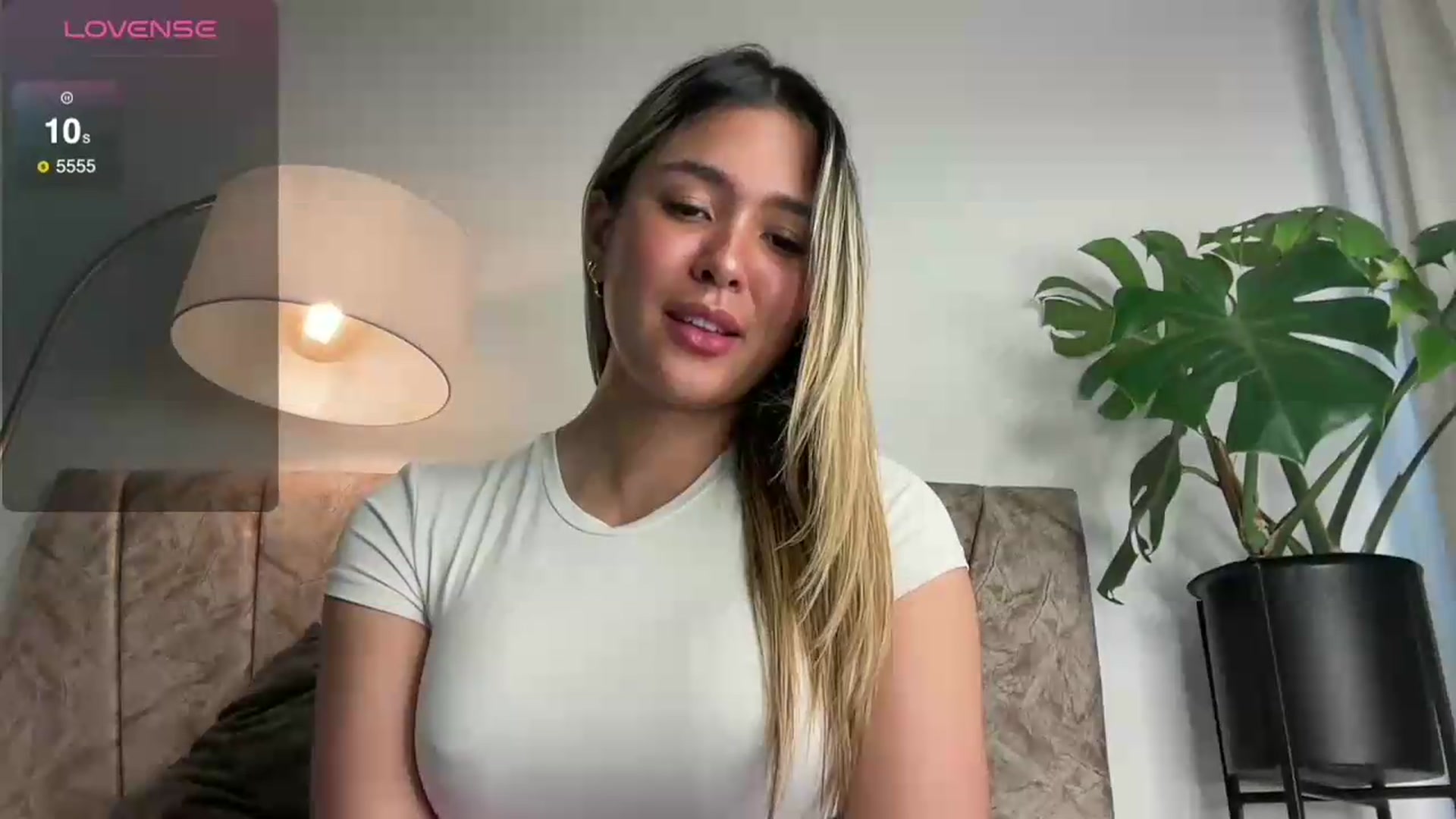 Gallery image thumbnail from Misslatin's myfreecams stream on, 08/17/2026, 19:40 image 2 of 20