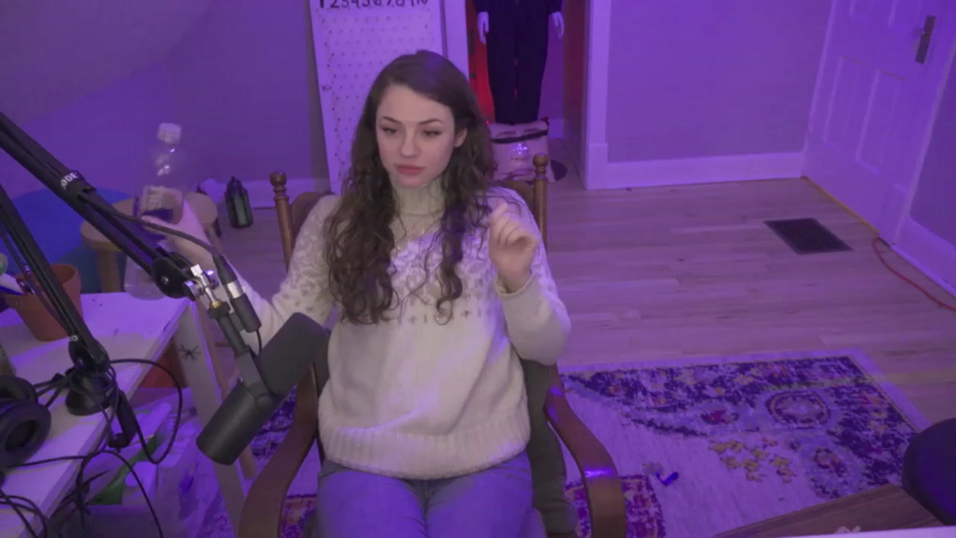 Gallery image thumbnail from MissleToes's myfreecams stream on, 12/26/2022, 08:42 image 15 of 20