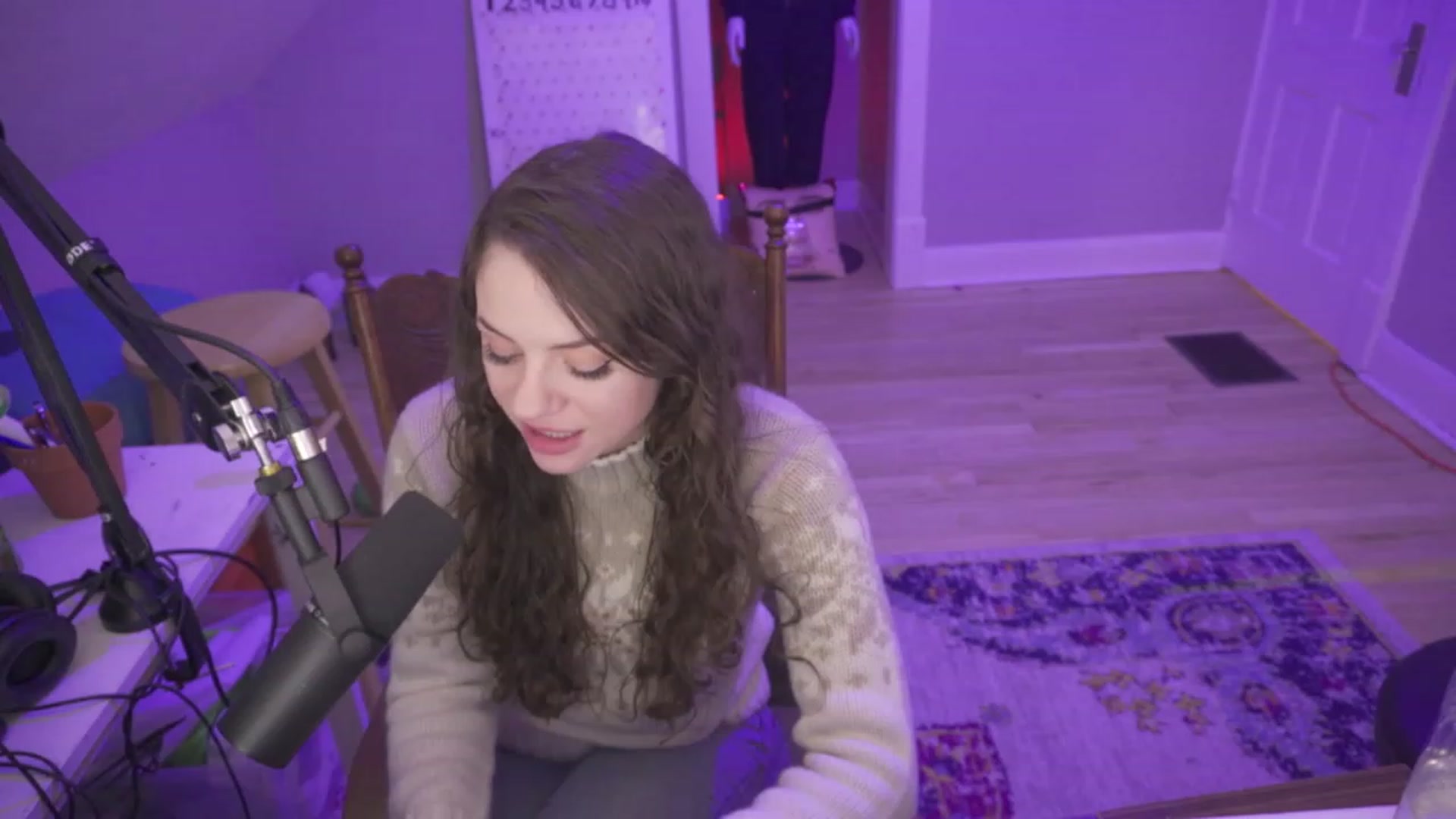 Gallery image thumbnail from MissleToes's myfreecams stream on, 12/26/2022, 08:42 image 17 of 20