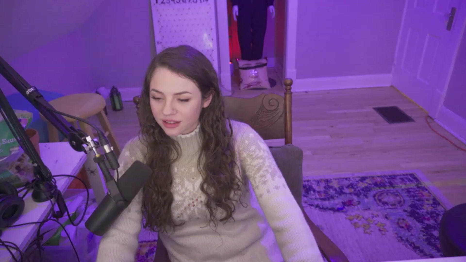 Gallery image thumbnail from MissleToes's myfreecams stream on, 12/26/2022, 08:42 image 2 of 20