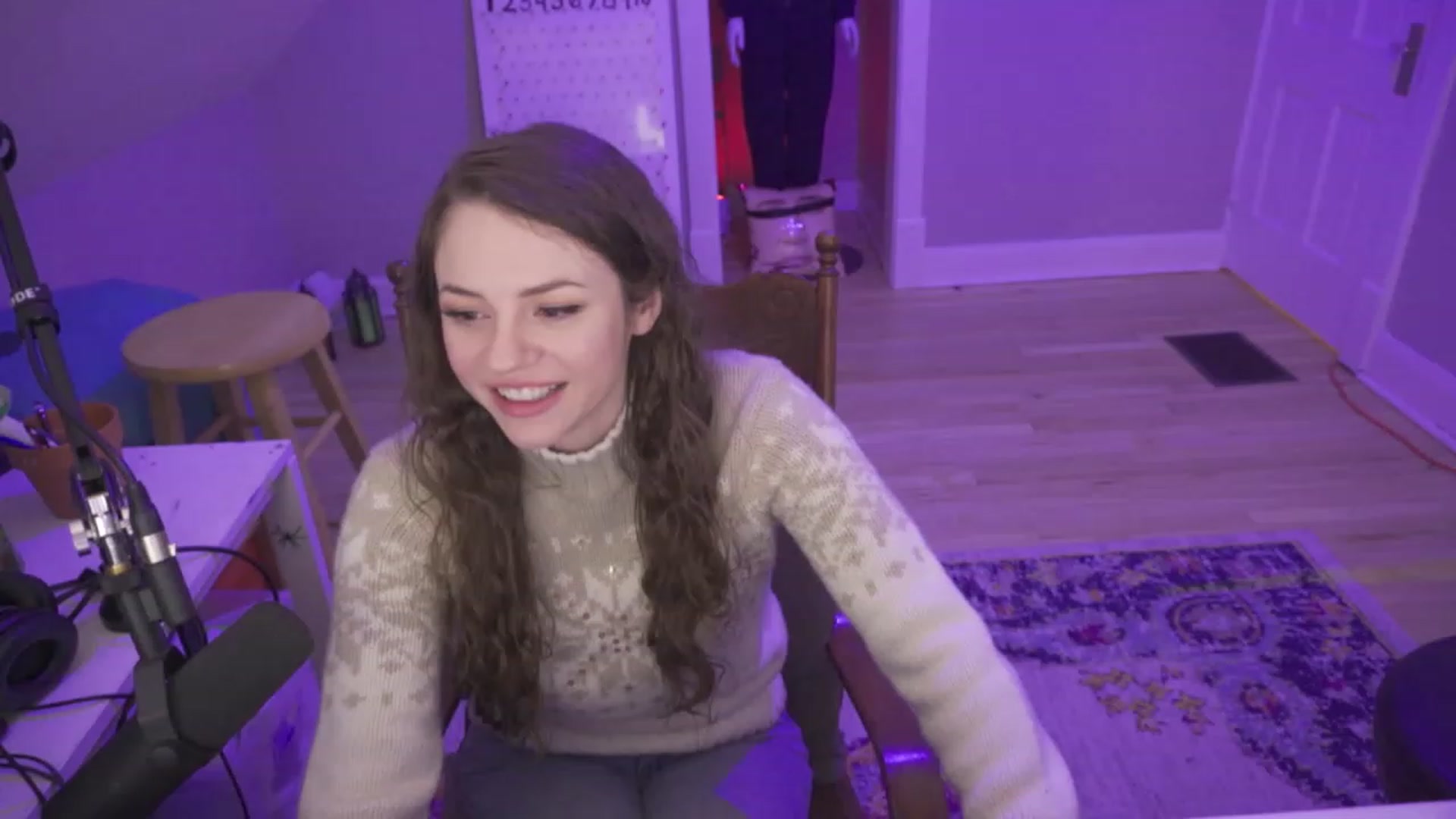 Gallery image thumbnail from MissleToes's myfreecams stream on, 12/26/2022, 08:42 image 10 of 20