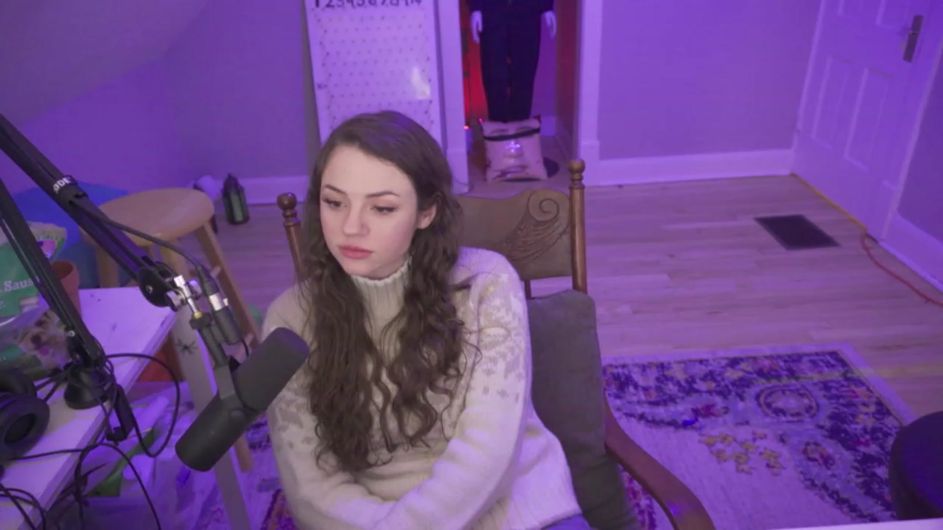 Gallery image thumbnail from MissleToes's myfreecams stream on, 12/26/2022, 08:42 image 6 of 20