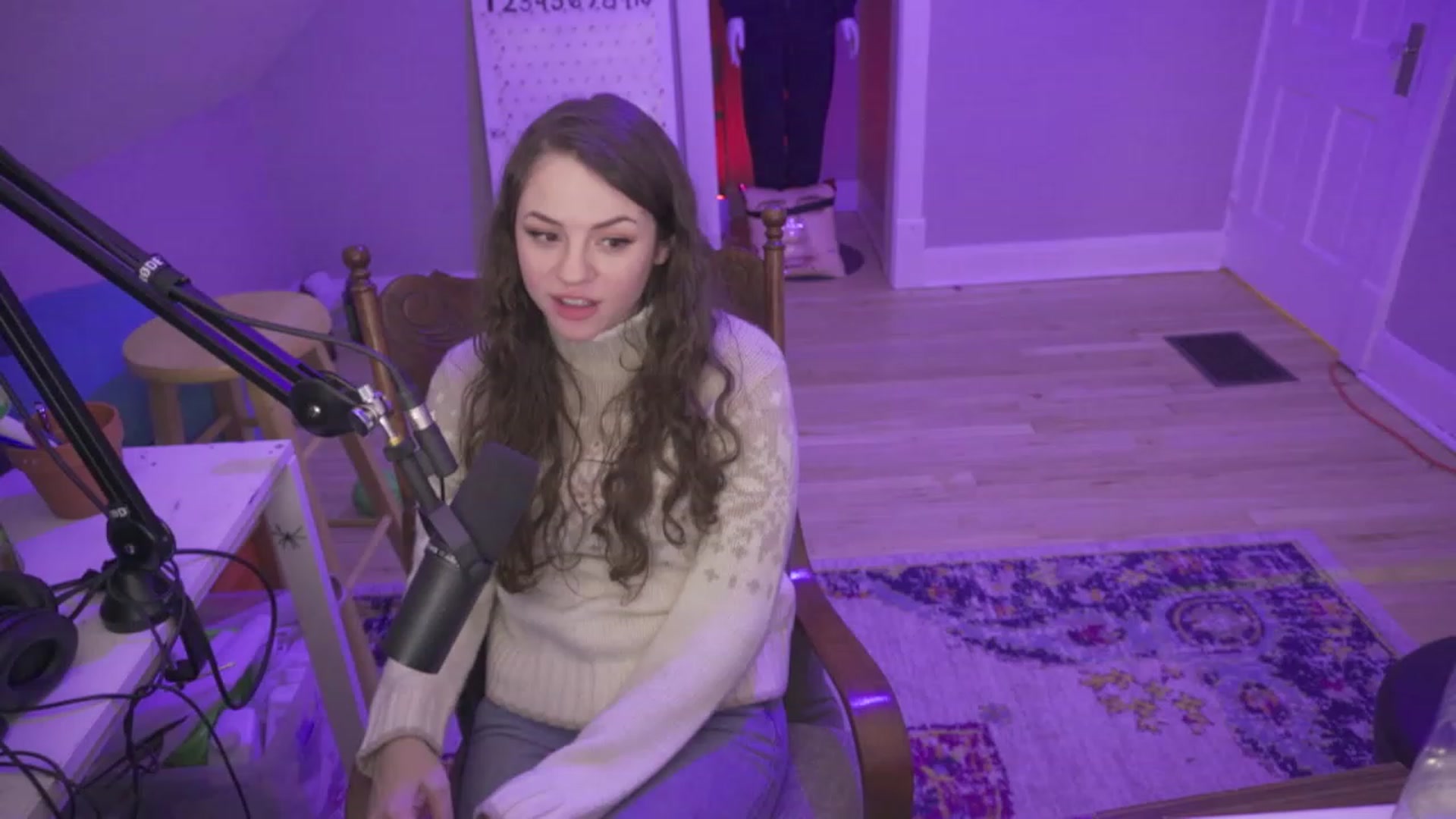Gallery image thumbnail from MissleToes's myfreecams stream on, 12/26/2022, 08:42 image 19 of 20