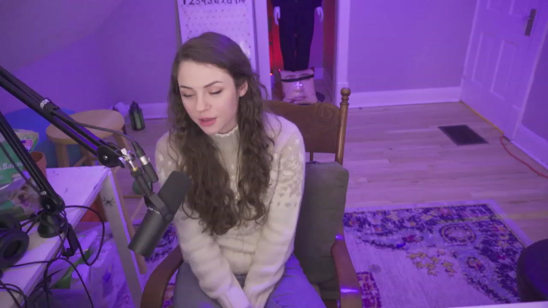 Gallery image thumbnail from MissleToes's myfreecams stream on, 12/26/2022, 08:42 image 8 of 20
