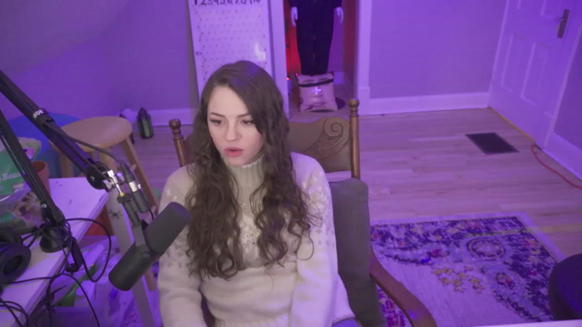 Gallery image thumbnail from MissleToes's myfreecams stream on, 12/26/2022, 08:42 image 3 of 20