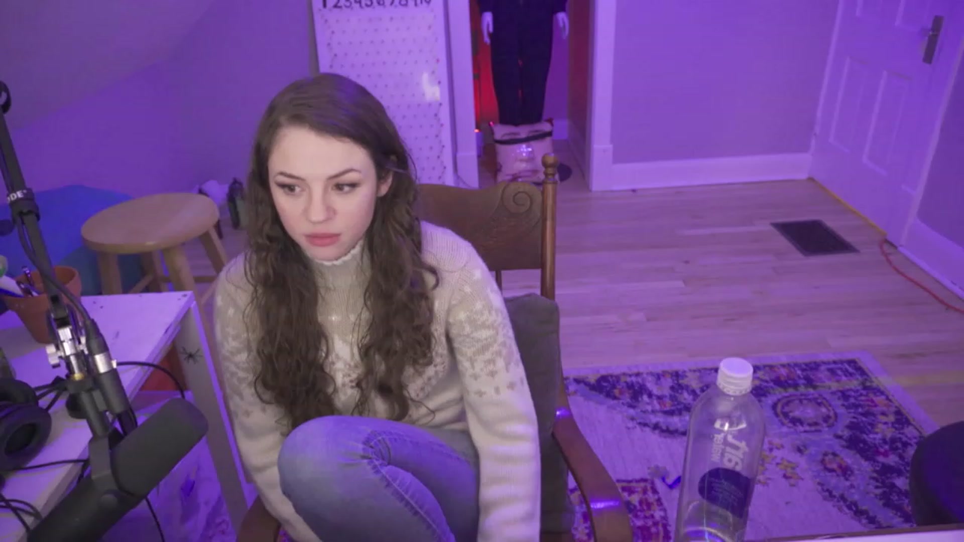Gallery image thumbnail from MissleToes's myfreecams stream on, 12/26/2022, 08:42 image 12 of 20
