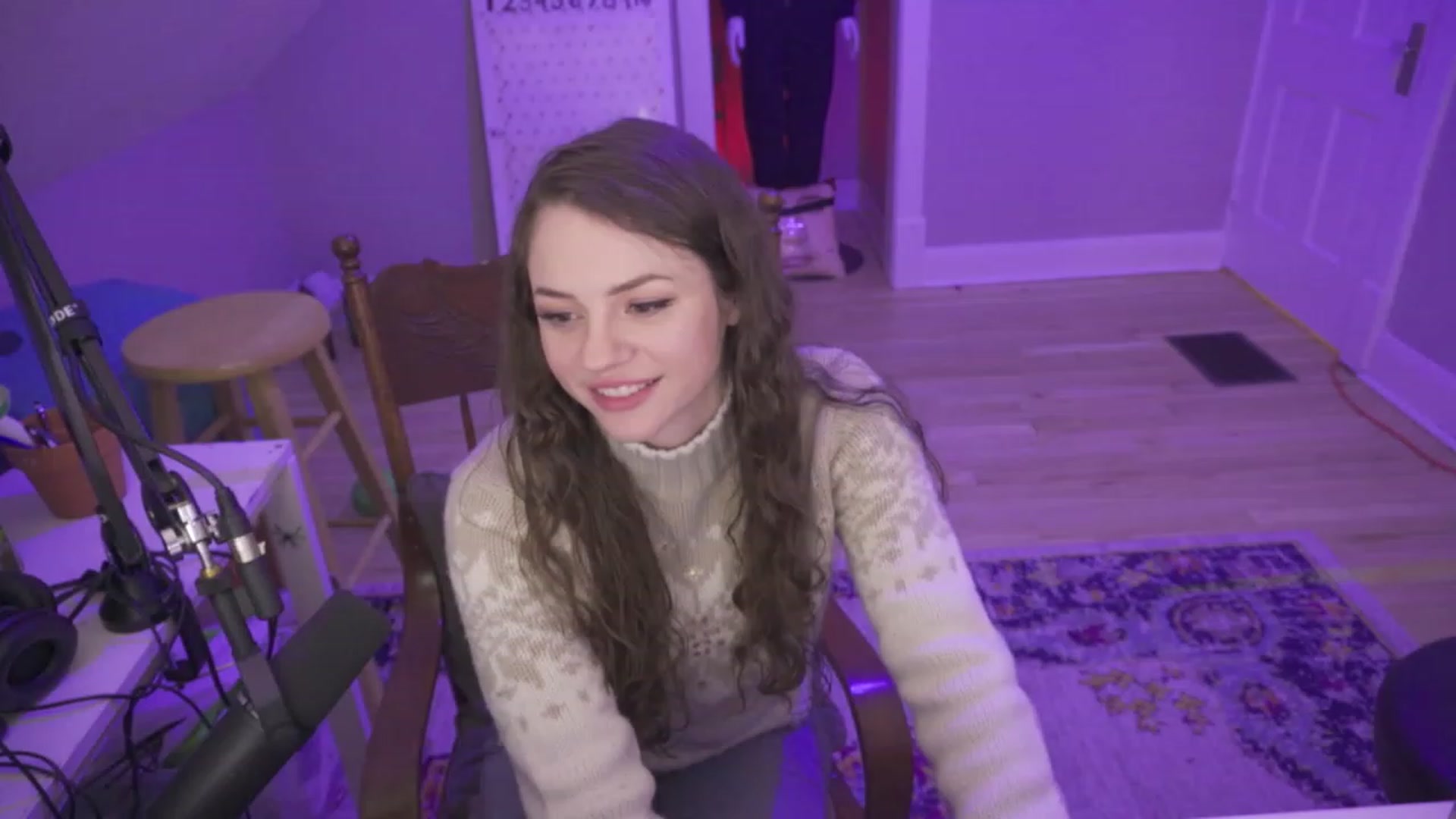 Gallery image thumbnail from MissleToes's myfreecams stream on, 12/26/2022, 08:42 image 16 of 20