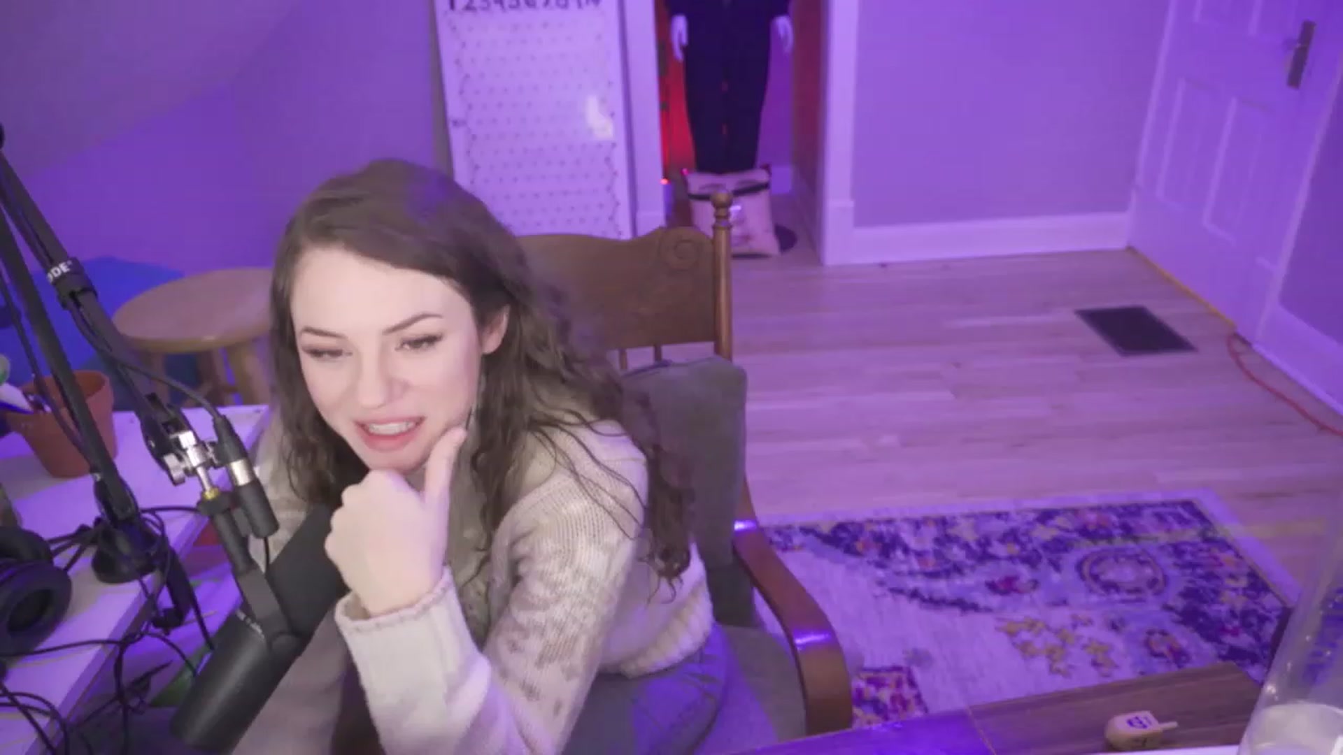 Gallery image thumbnail from MissleToes's myfreecams stream on, 12/26/2022, 08:55 image 9 of 20