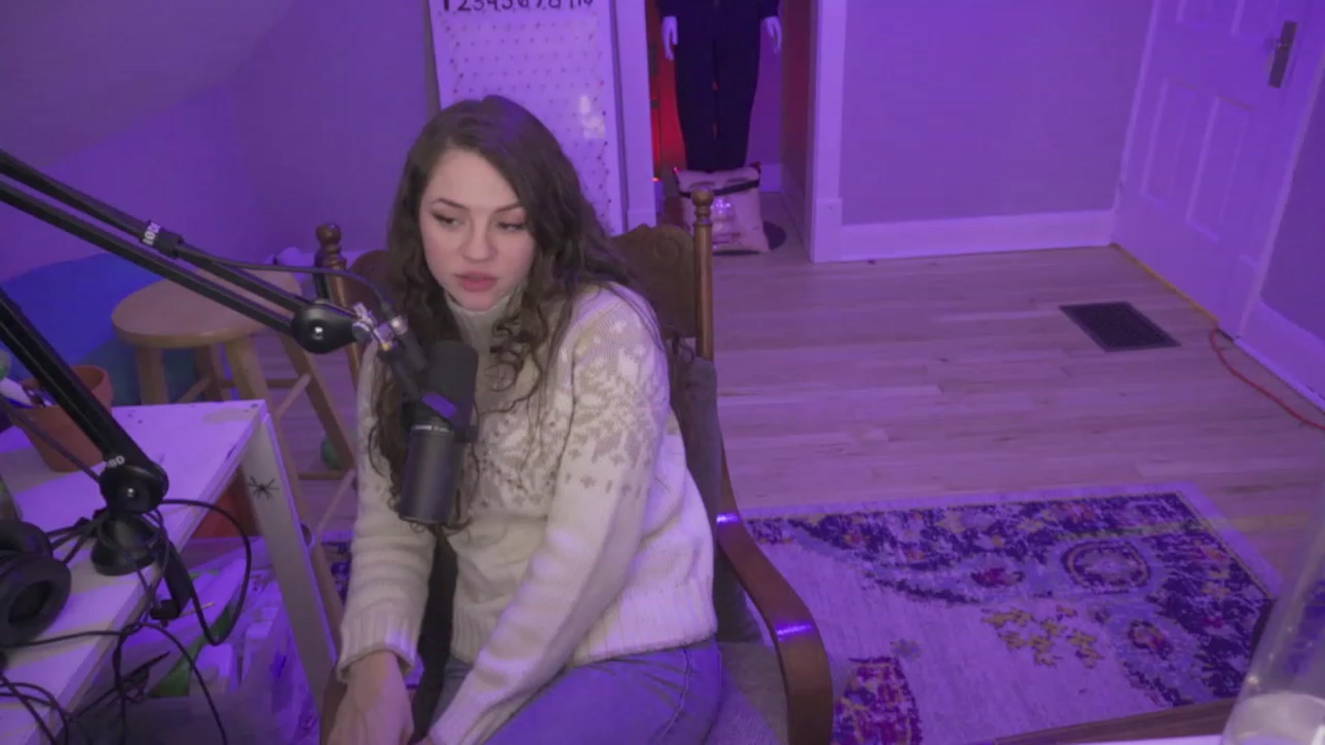 Gallery image thumbnail from MissleToes's myfreecams stream on, 12/26/2022, 08:55 image 4 of 20