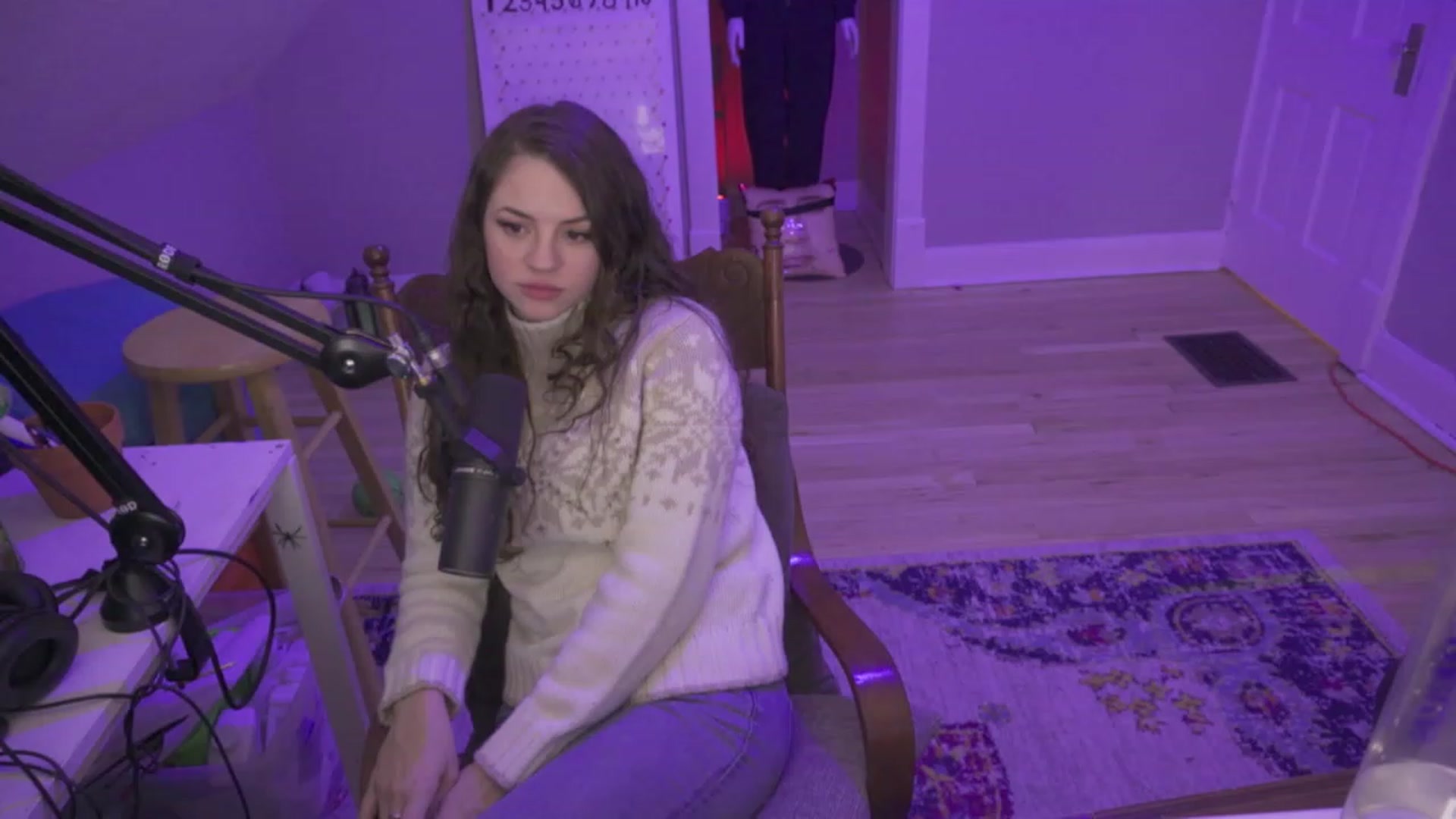 Gallery image thumbnail from MissleToes's myfreecams stream on, 12/26/2022, 08:55 image 6 of 20