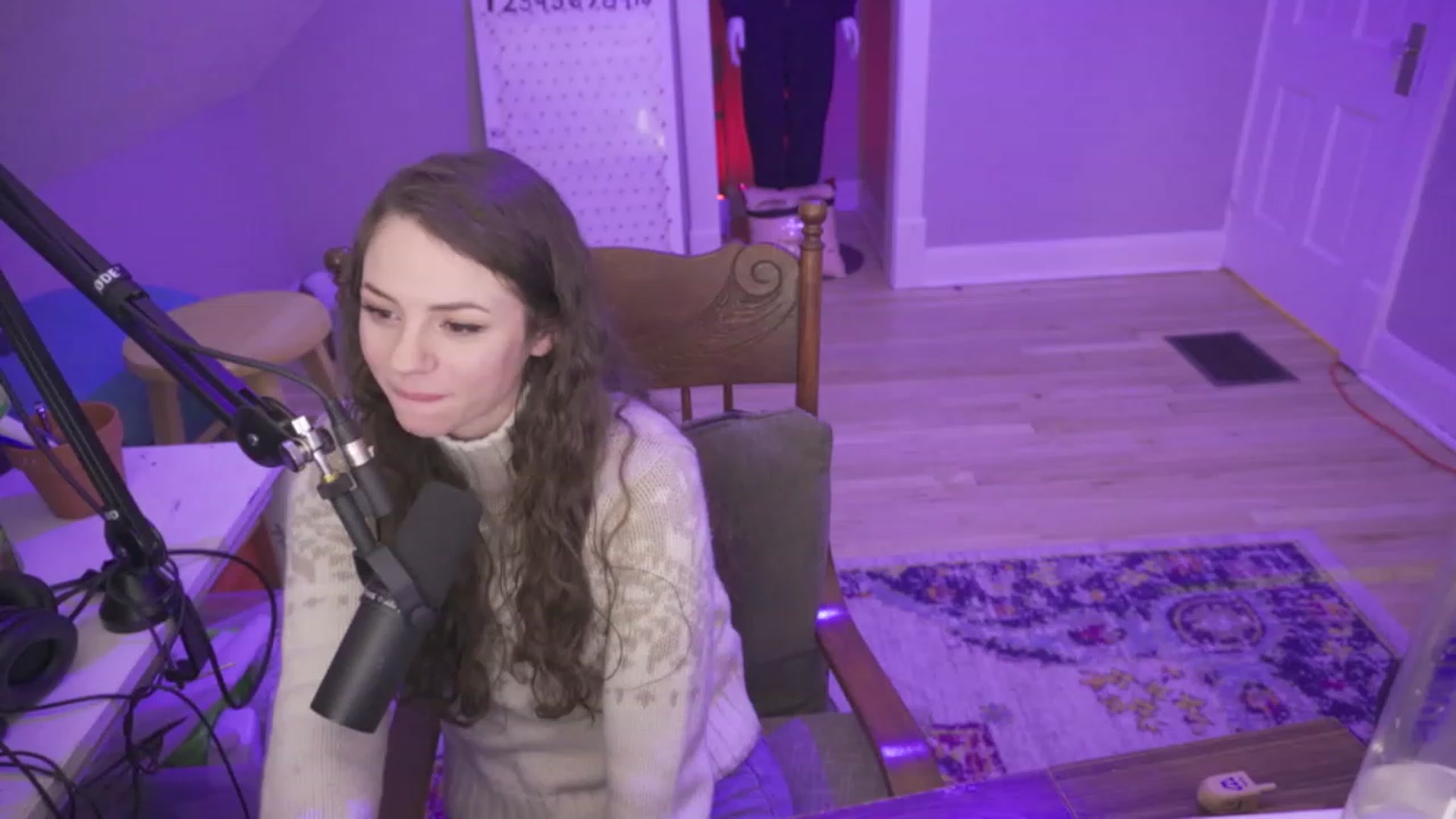 Gallery image thumbnail from MissleToes's myfreecams stream on, 12/26/2022, 08:55 image 18 of 20
