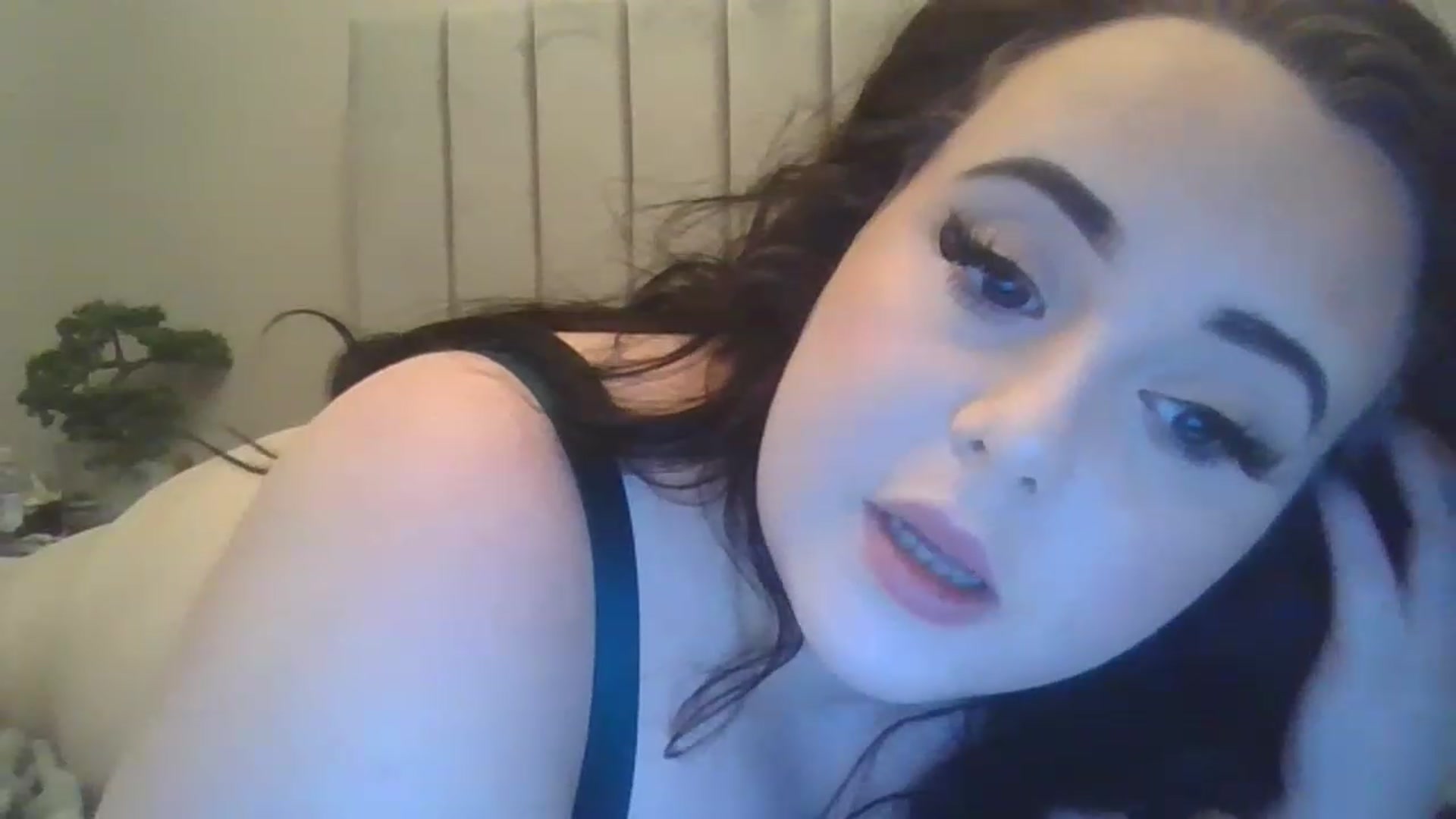 Gallery image thumbnail from Missmacygrayy's myfreecams stream on, 02/26/2023, 12:35 image 20 of 20