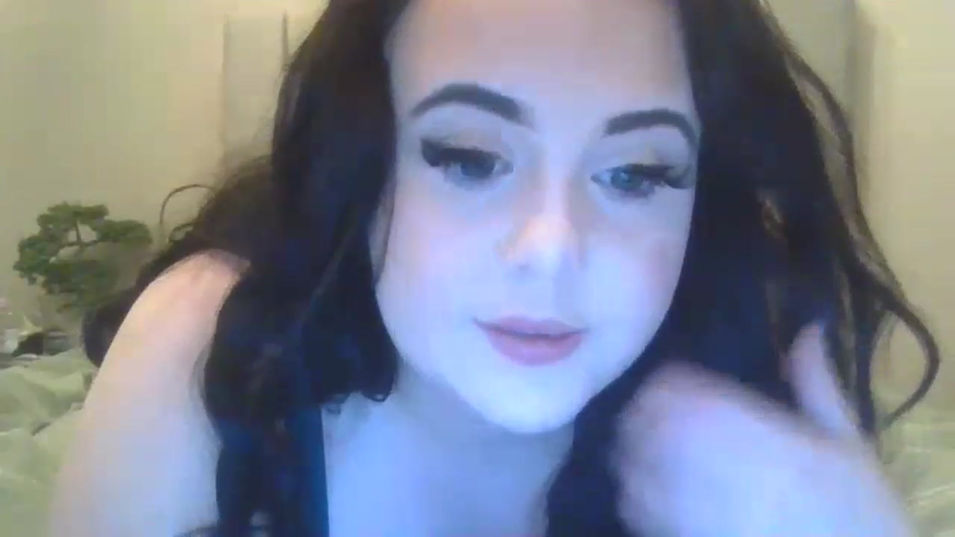 Gallery image thumbnail from Missmacygrayy's myfreecams stream on, 02/26/2023, 12:35 image 11 of 20