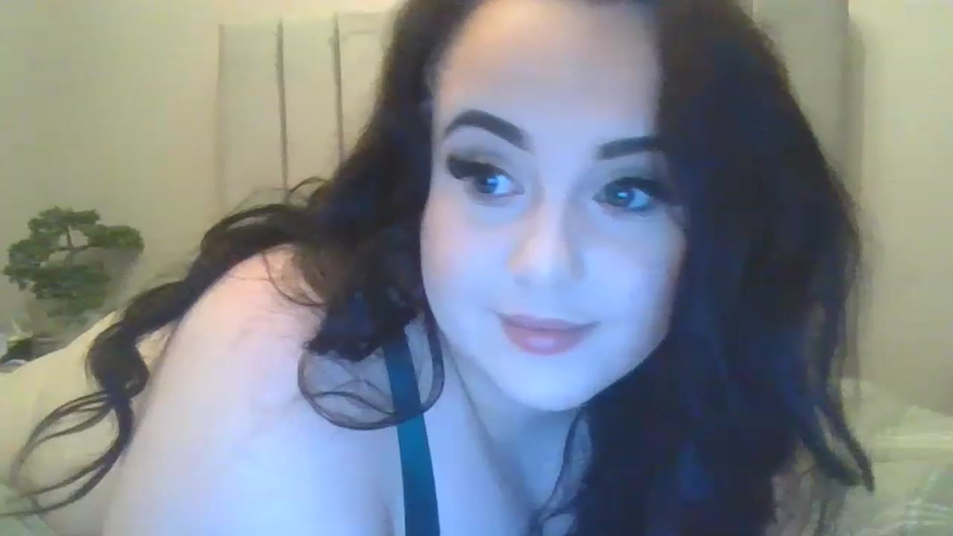 Gallery image thumbnail from Missmacygrayy's myfreecams stream on, 02/26/2023, 12:35 image 15 of 20