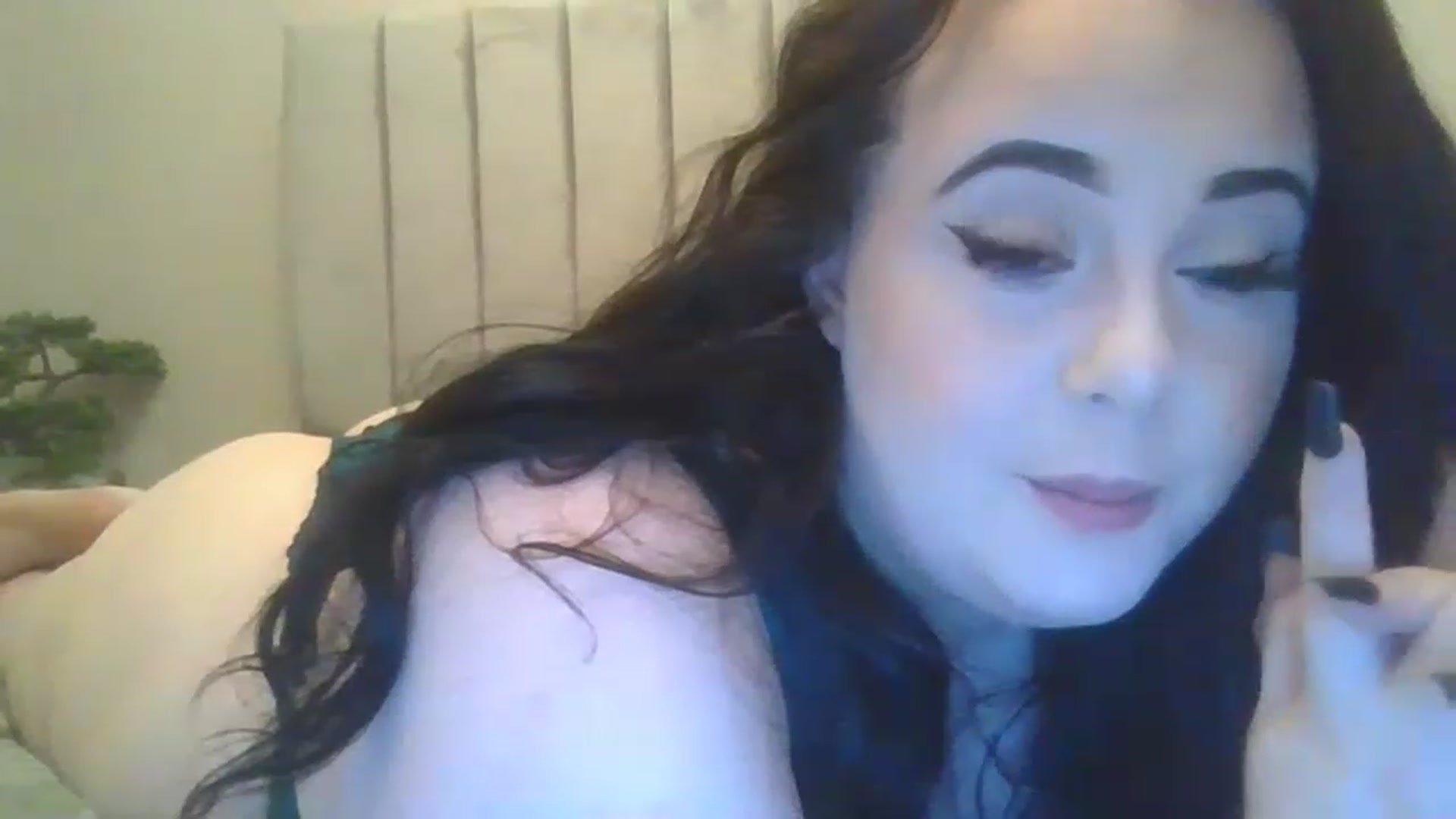 Gallery image thumbnail from Missmacygrayy's myfreecams stream on, 02/26/2023, 12:35 image 4 of 20