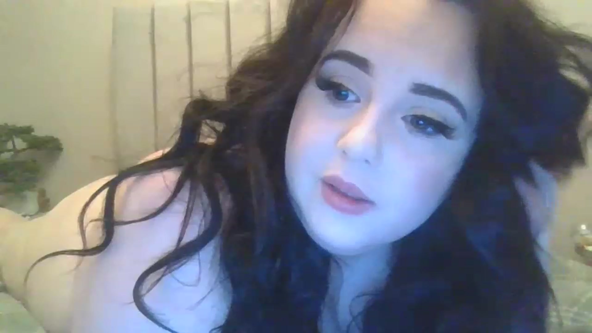 Gallery image thumbnail from Missmacygrayy's myfreecams stream on, 02/26/2023, 12:35 image 5 of 20