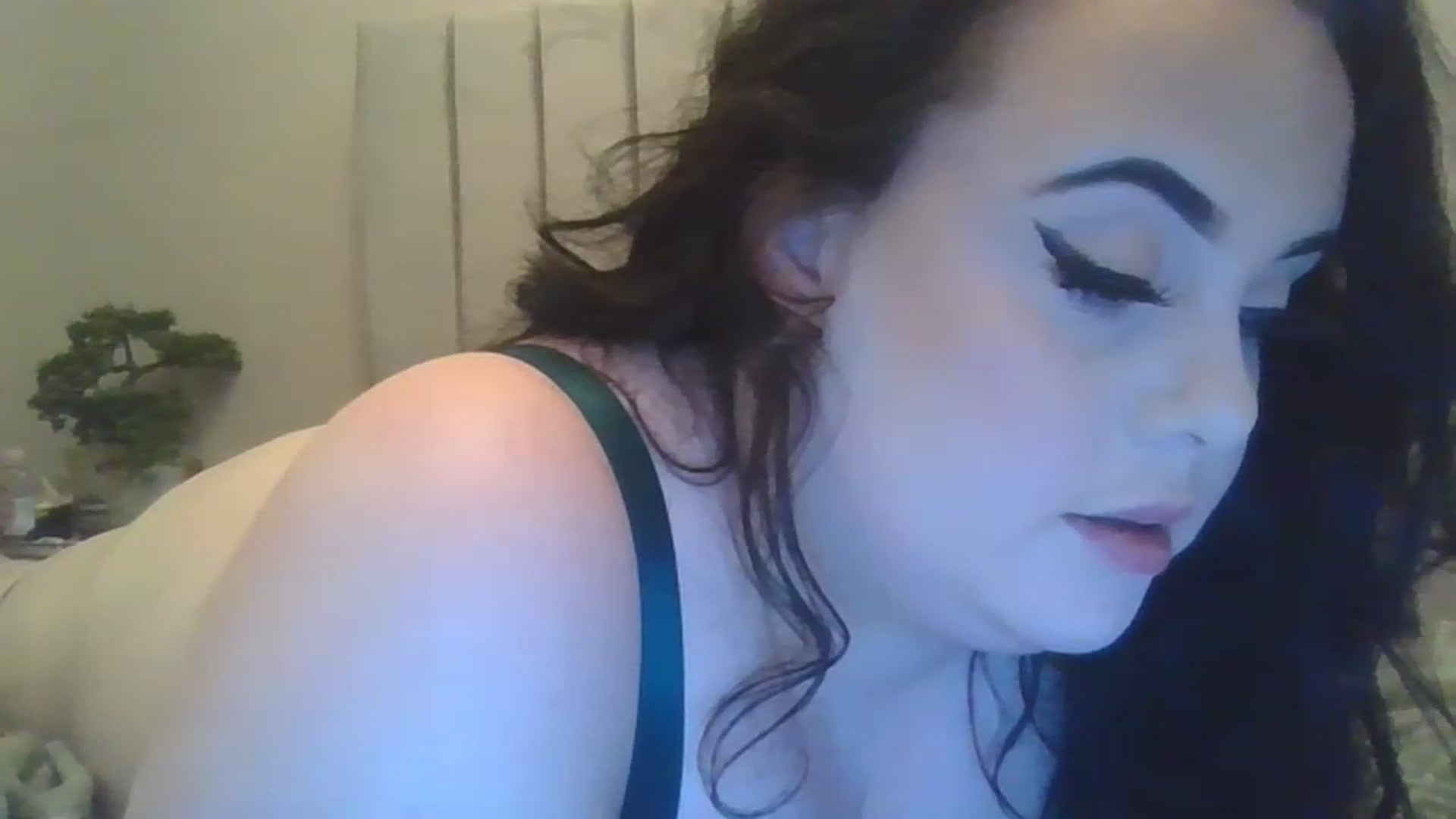 Gallery image thumbnail from Missmacygrayy's myfreecams stream on, 02/26/2023, 12:35 image 19 of 20