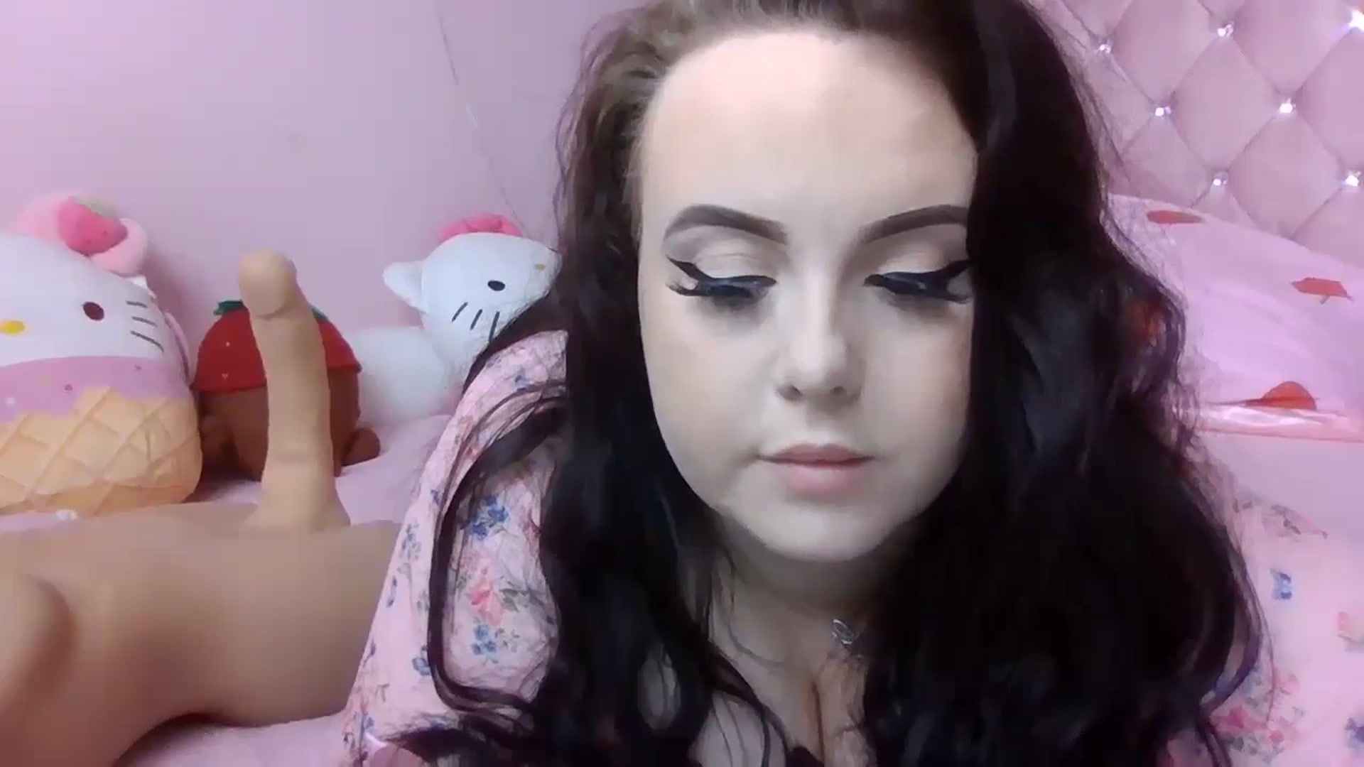 Gallery image thumbnail from Missmacygrayy's myfreecams stream on, 07/07/2024, 14:37 image 9 of 20