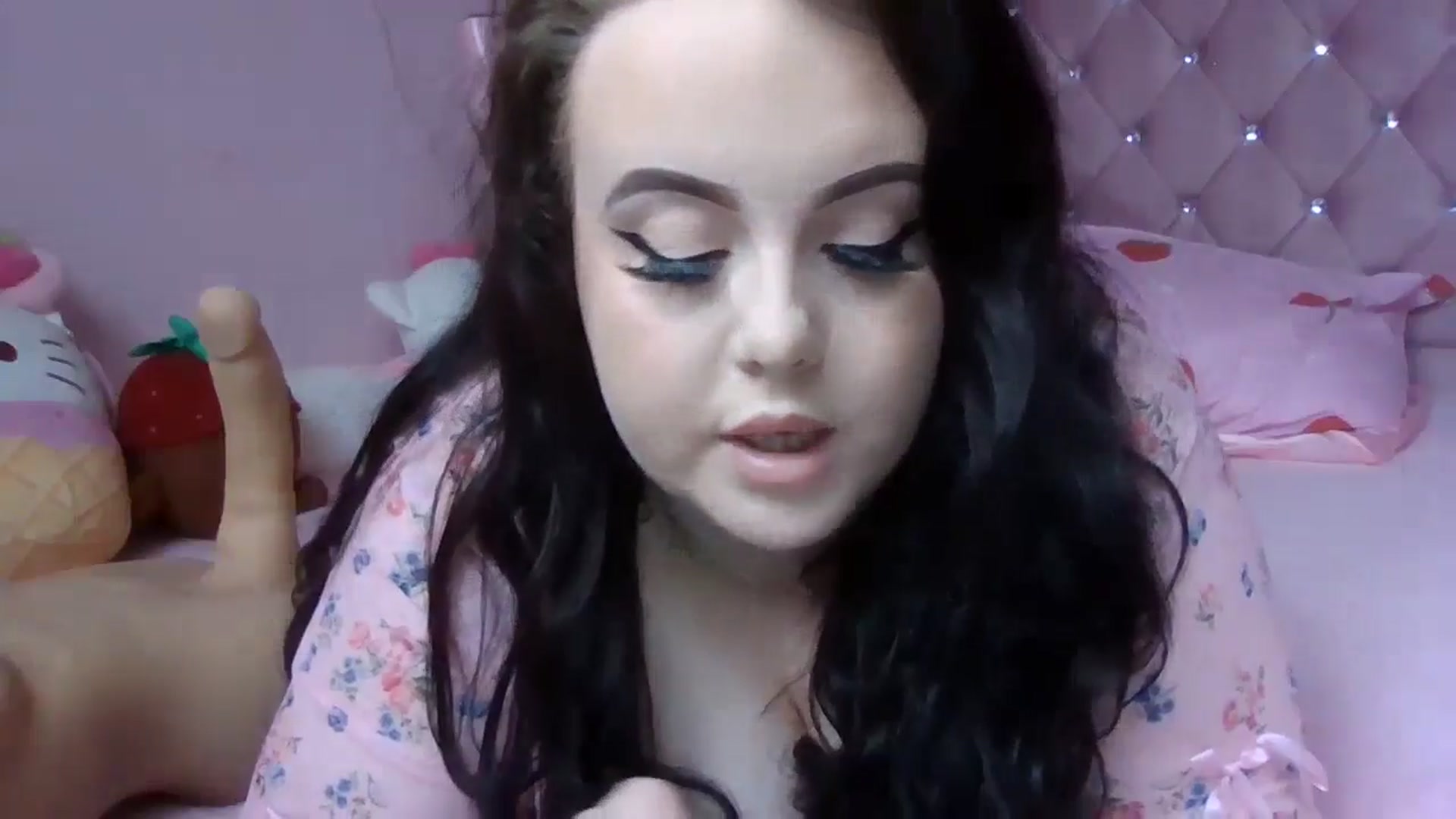 Gallery image thumbnail from Missmacygrayy's myfreecams stream on, 07/07/2024, 14:37 image 17 of 20