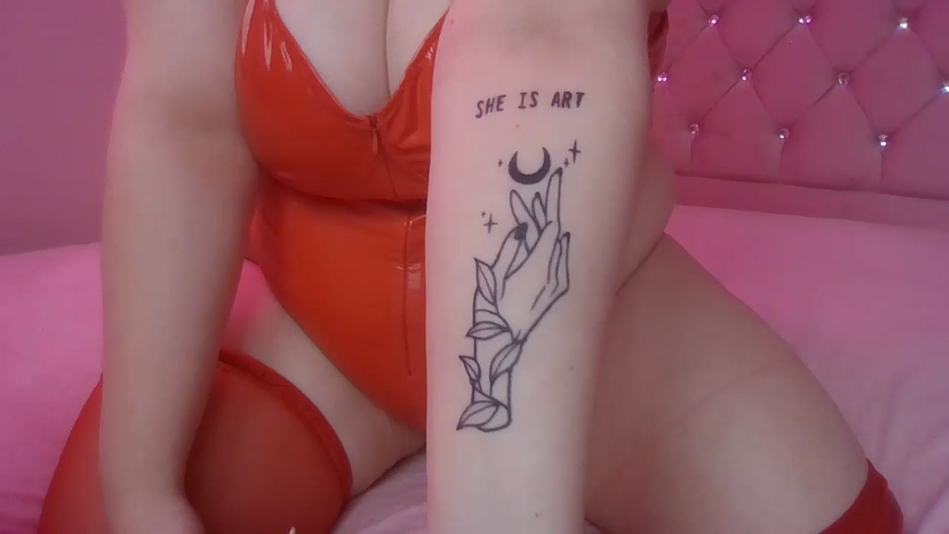 Gallery image thumbnail from Missmacygrayy's myfreecams stream on, 07/23/2024, 19:47 image 6 of 20