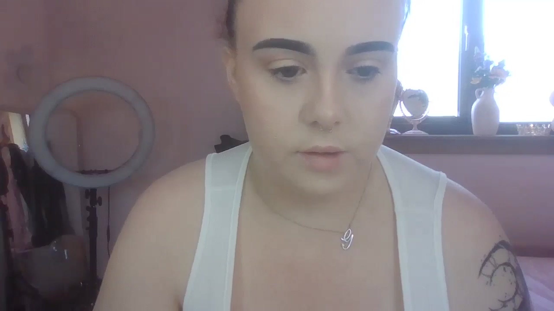 Gallery image thumbnail from Missmacygrayy's myfreecams stream on, 02/24/2025, 10:20 image 20 of 20