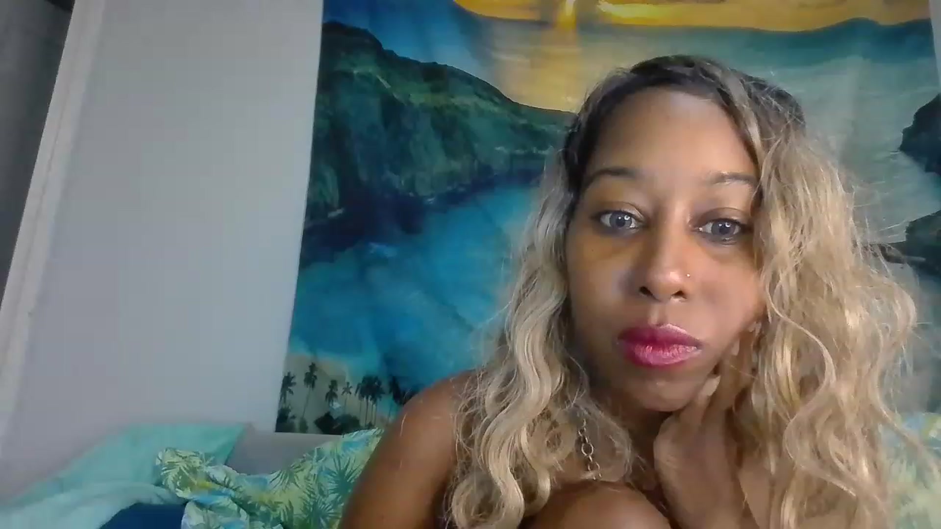 Gallery image thumbnail from Missmarie24's myfreecams stream on, 11/19/2022, 01:40 image 5 of 20
