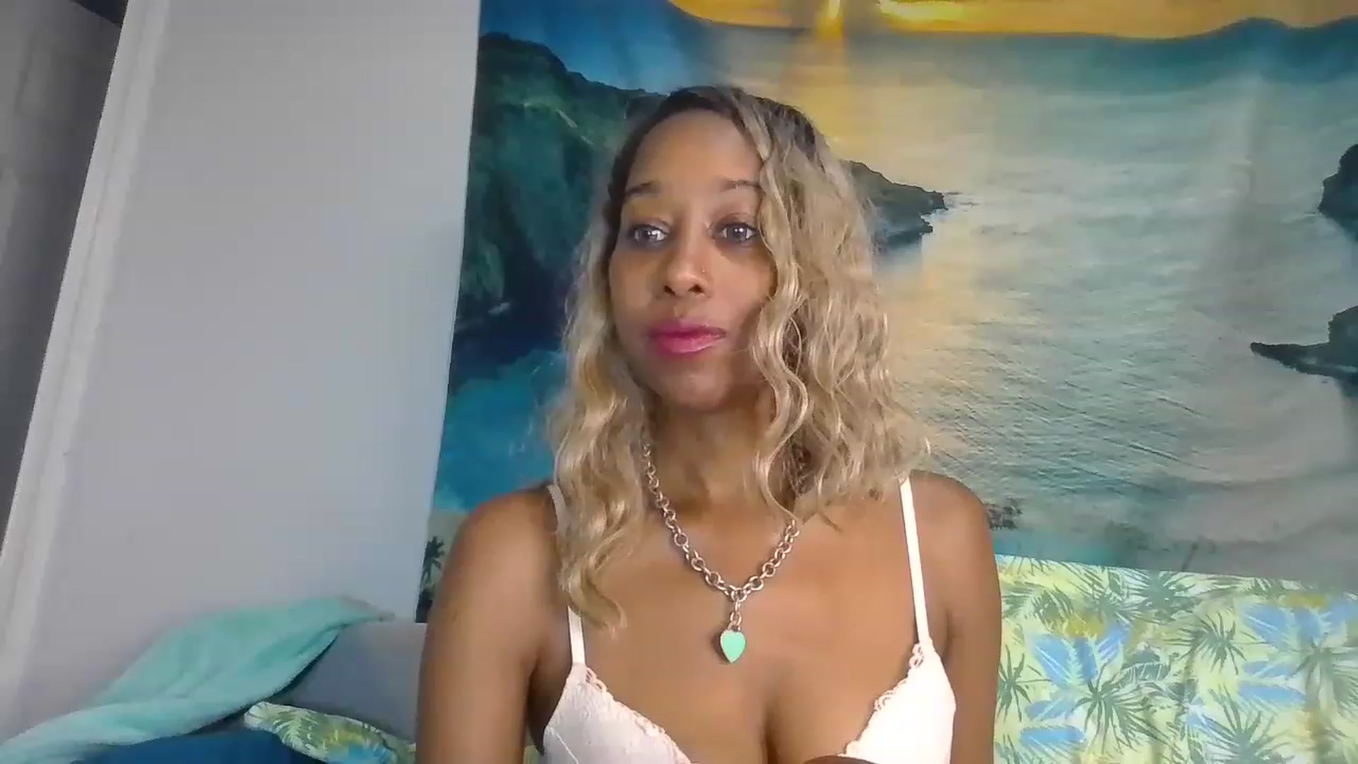 Gallery image thumbnail from Missmarie24's myfreecams stream on, 11/19/2022, 01:40 image 17 of 20