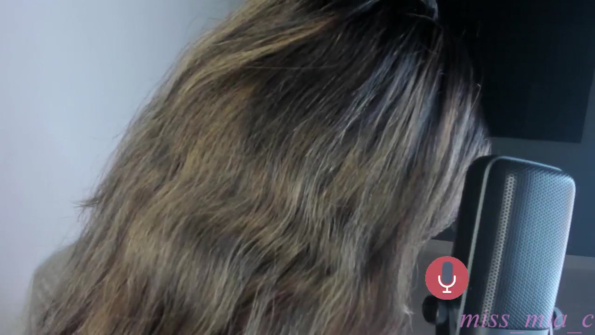 Gallery image thumbnail from Missmiac's myfreecams stream on, 08/05/2025, 24:54 image 19 of 20