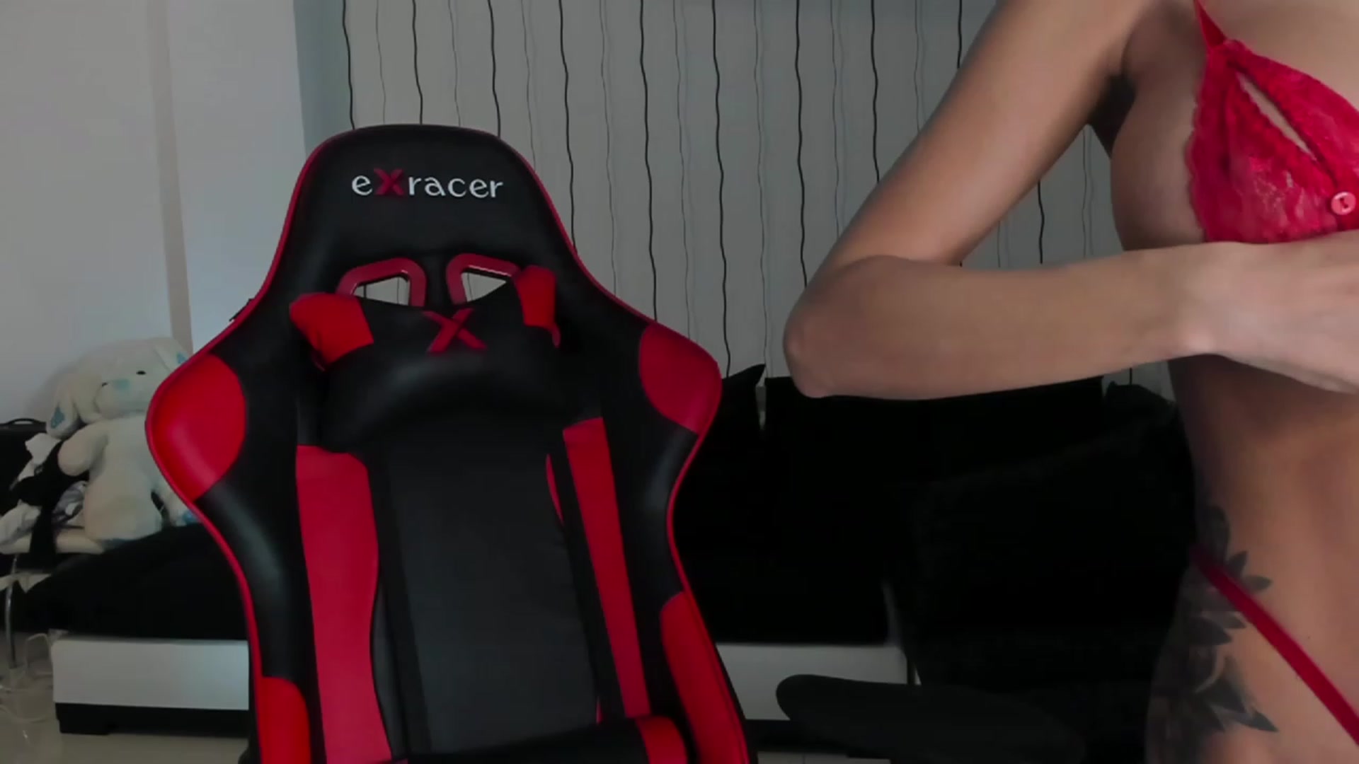 Gallery image thumbnail from Missmo0n1's myfreecams stream on, 11/18/2022, 09:29 image 1 of 20