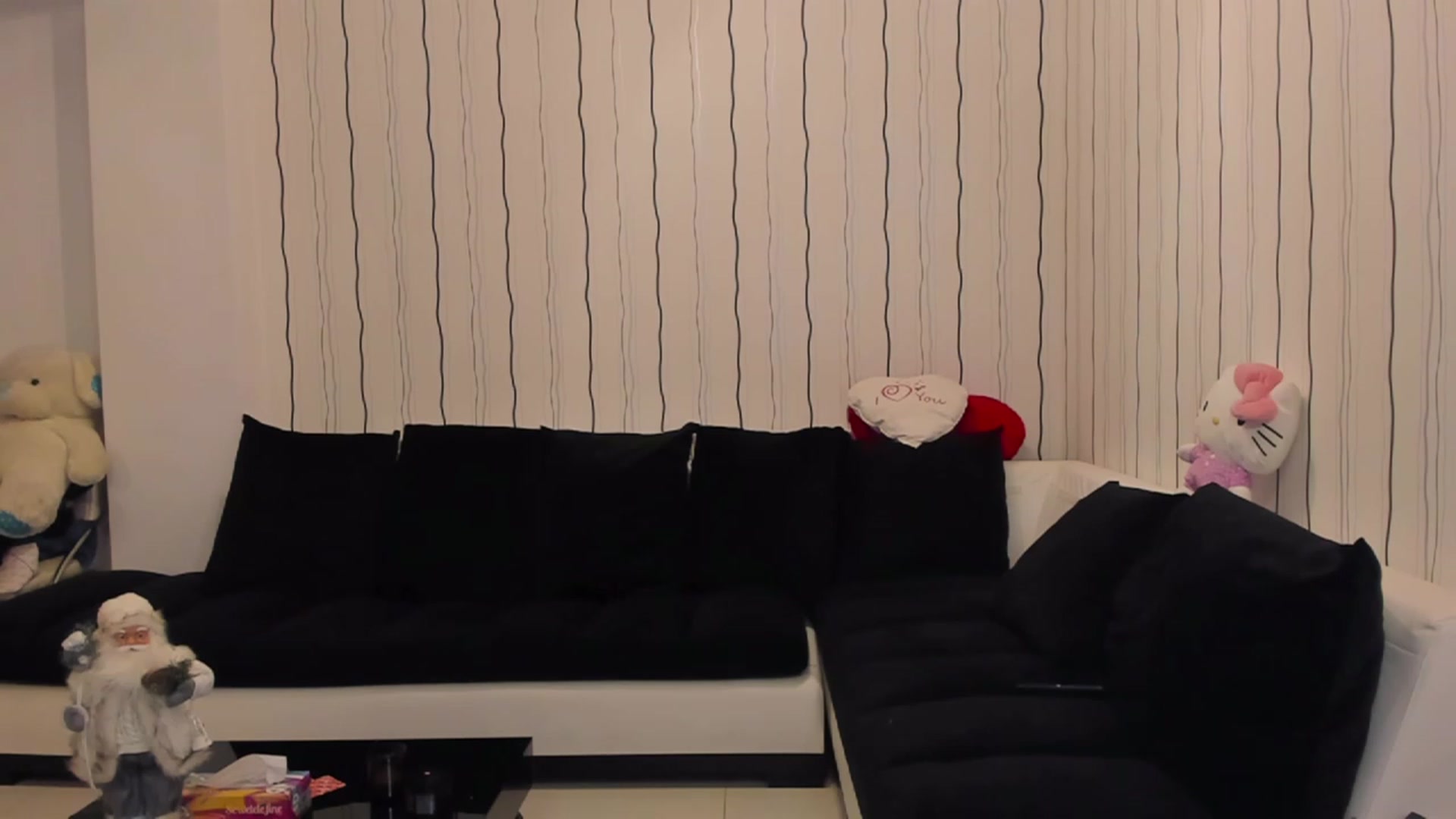 Gallery image thumbnail from Missmo0n1's myfreecams stream on, 11/20/2022, 23:21 image 17 of 20