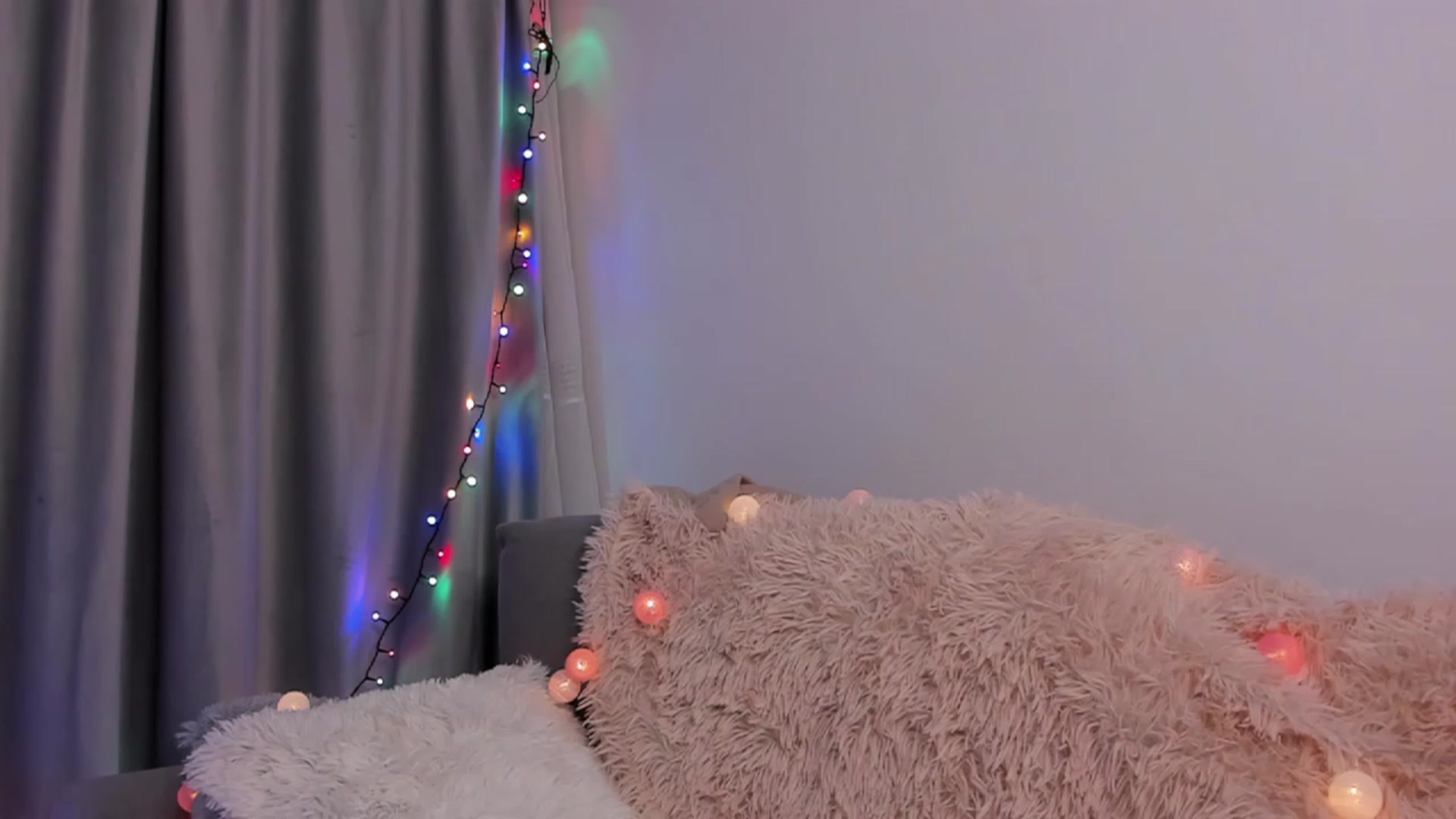 Gallery image thumbnail from Missmo0n1's myfreecams stream on, 12/14/2022, 23:55 image 1 of 20