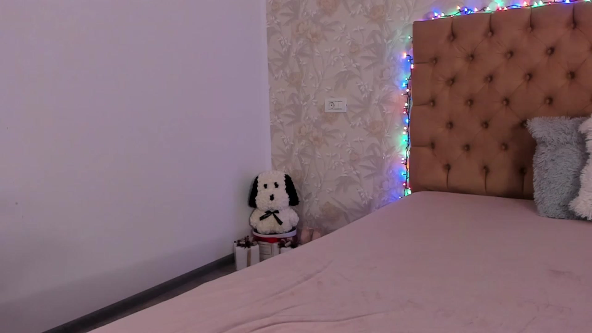 Gallery image thumbnail from Missmo0n1's myfreecams stream on, 02/09/2023, 21:55 image 12 of 20