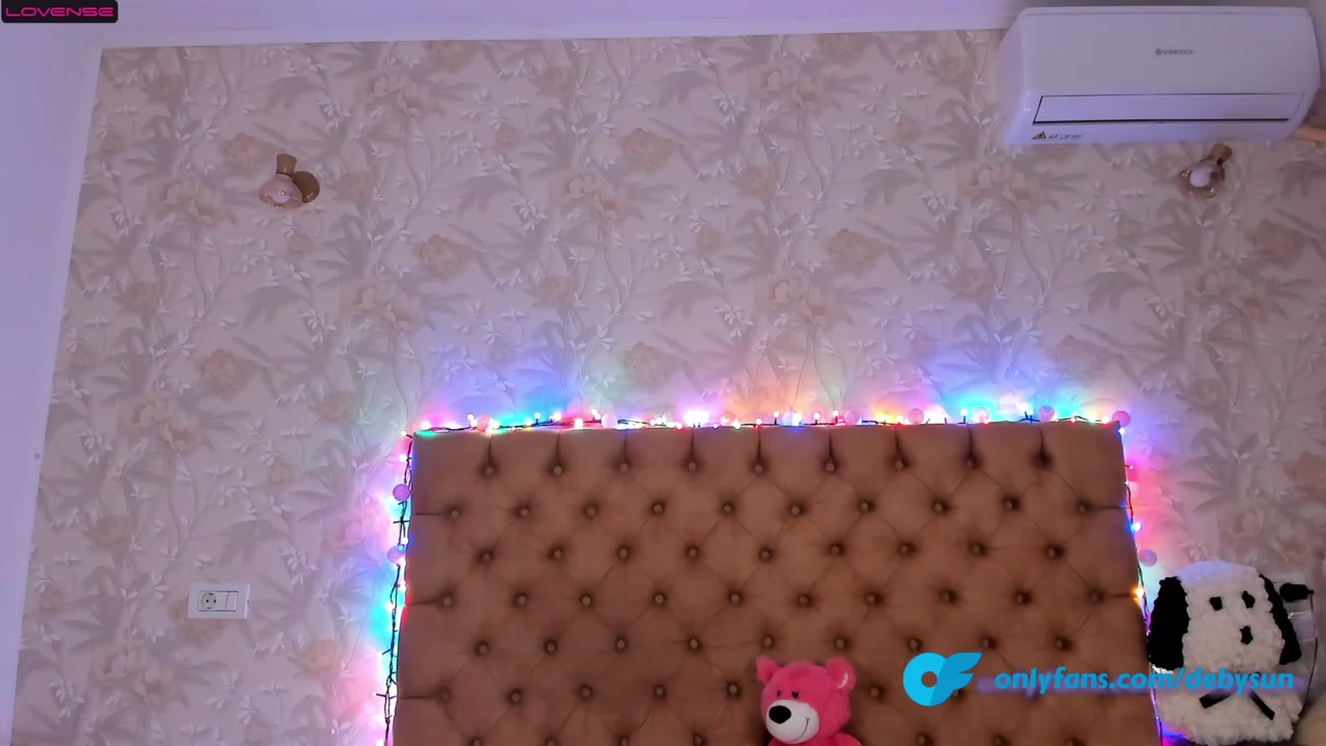 Gallery image thumbnail from Missmo0n1's myfreecams stream on, 05/15/2023, 22:49 image 16 of 20
