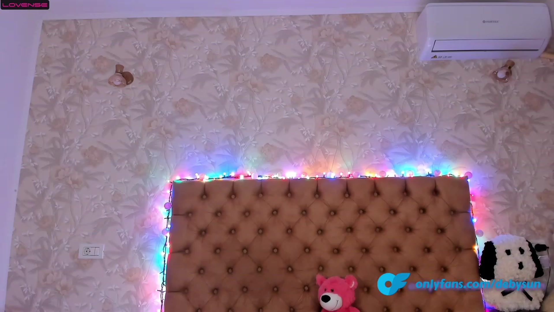 Gallery image thumbnail from Missmo0n1's myfreecams stream on, 05/15/2023, 22:49 image 15 of 20