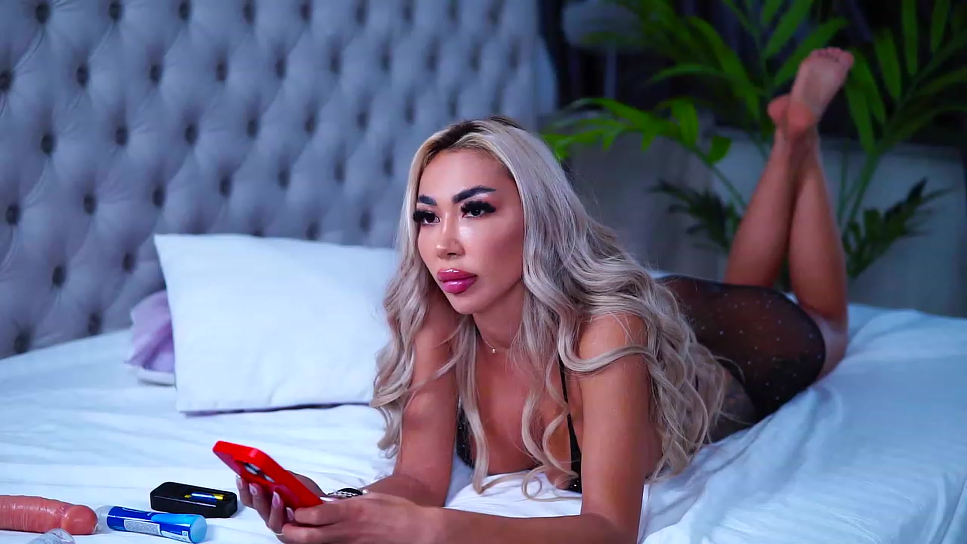Gallery image thumbnail from Missmo0n1's myfreecams stream on, 07/10/2023, 17:42 image 8 of 20