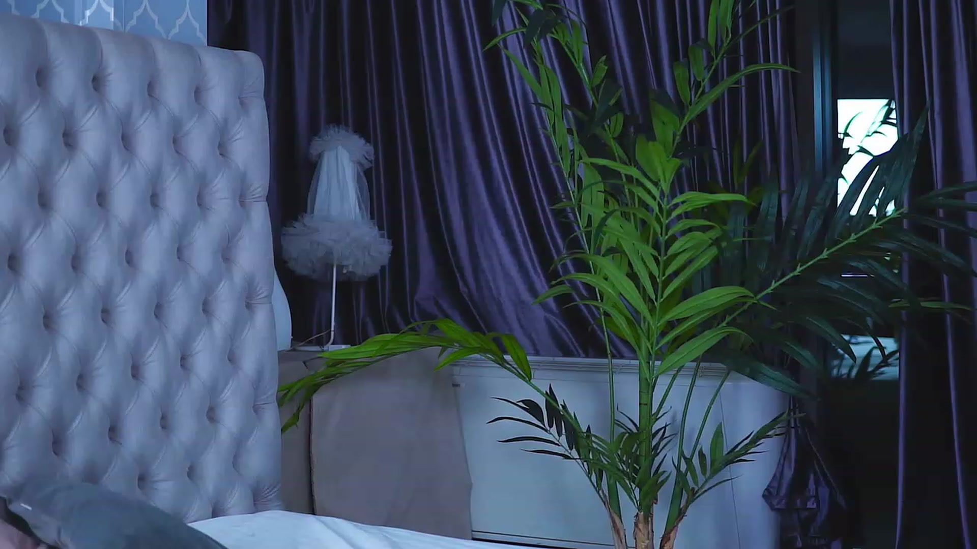 Gallery image thumbnail from Missmo0n1's myfreecams stream on, 07/14/2023, 18:54 image 13 of 20