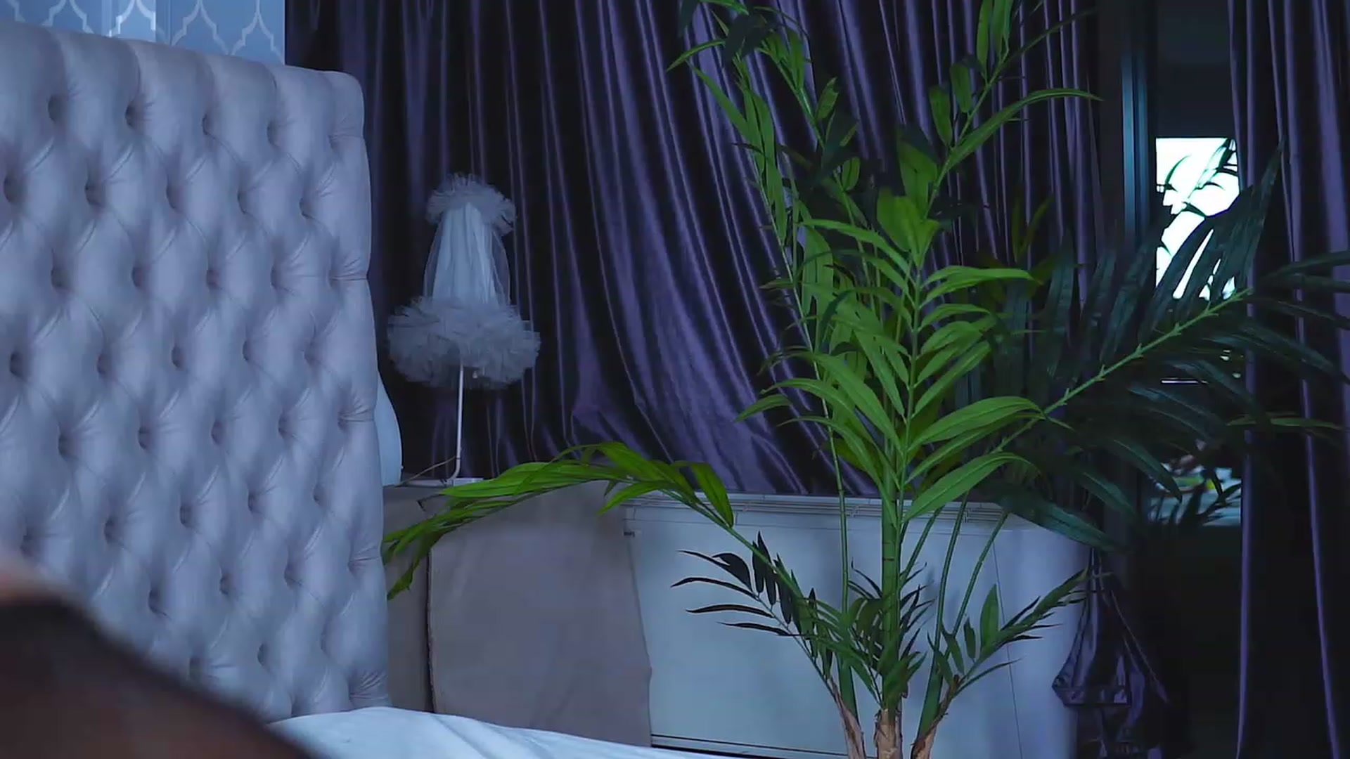 Gallery image thumbnail from Missmo0n1's myfreecams stream on, 07/14/2023, 18:54 image 2 of 20