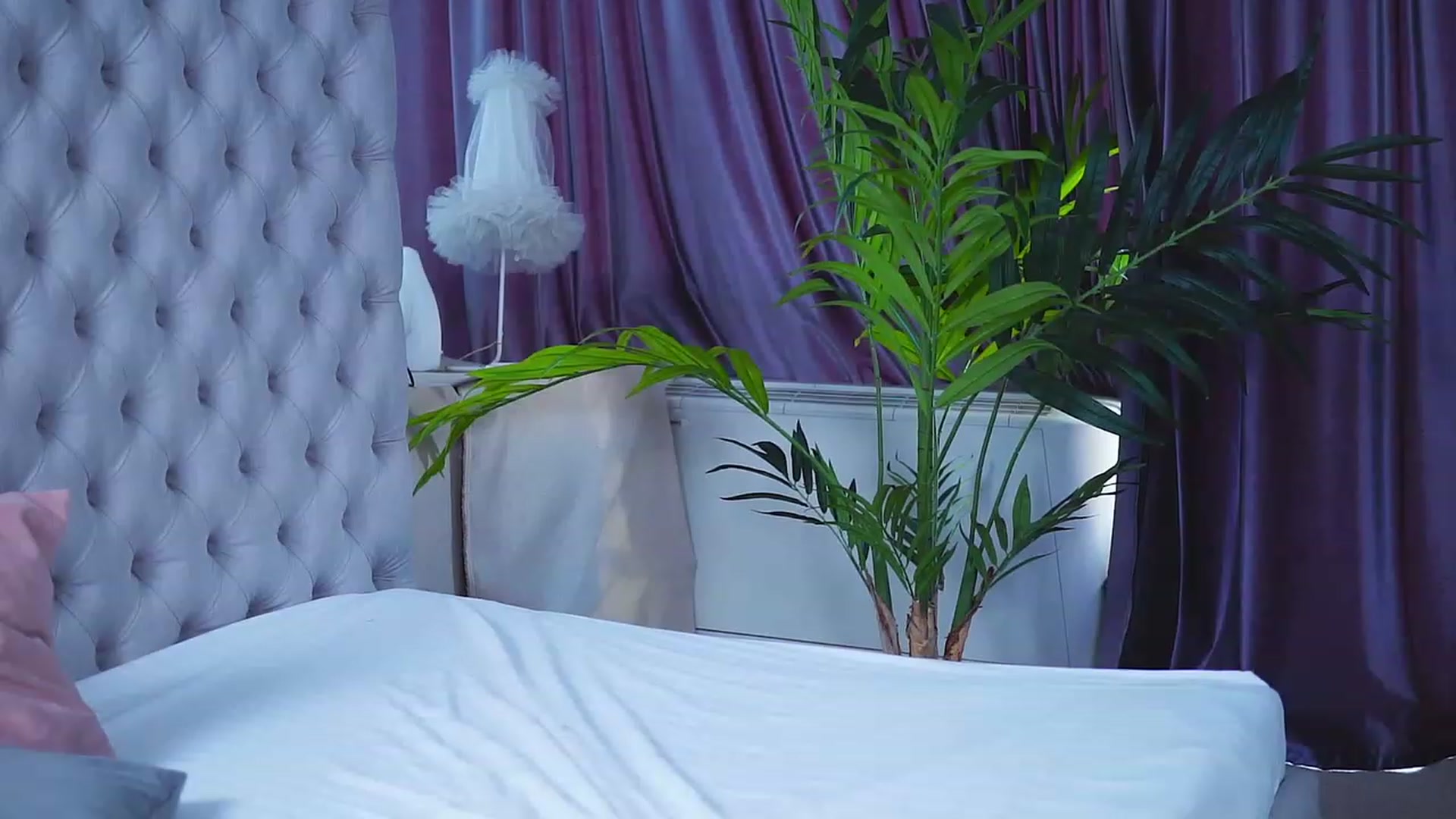 Gallery image thumbnail from Missmo0n1's myfreecams stream on, 07/15/2023, 15:50 image 8 of 20