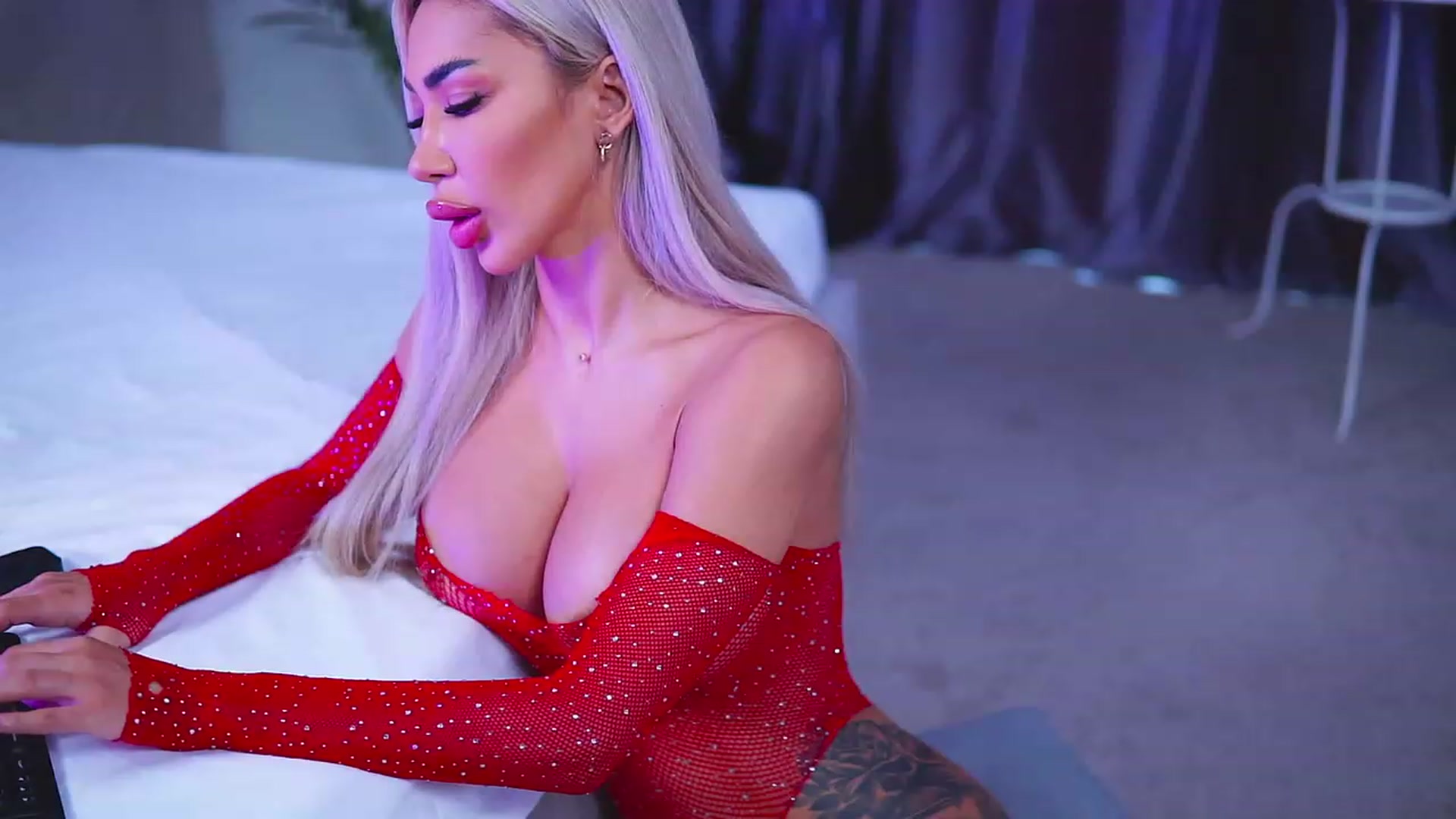Gallery image thumbnail from Missmo0n1's myfreecams stream on, 07/16/2023, 16:51 image 12 of 20