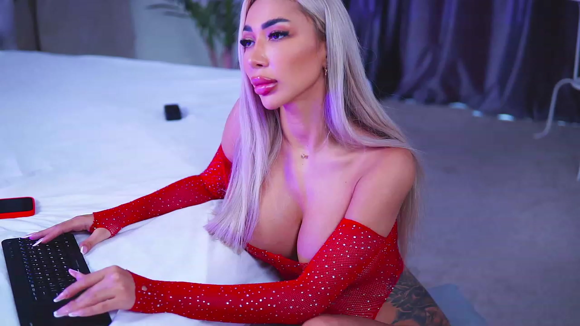 Gallery image thumbnail from Missmo0n1's myfreecams stream on, 07/16/2023, 16:51 image 5 of 20