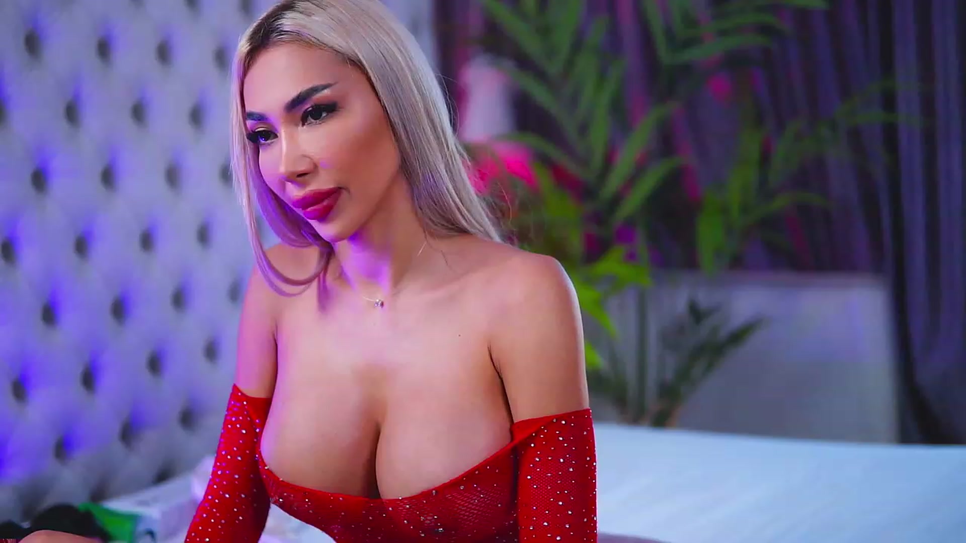Gallery image thumbnail from Missmo0n1's myfreecams stream on, 07/18/2023, 17:55 image 3 of 20