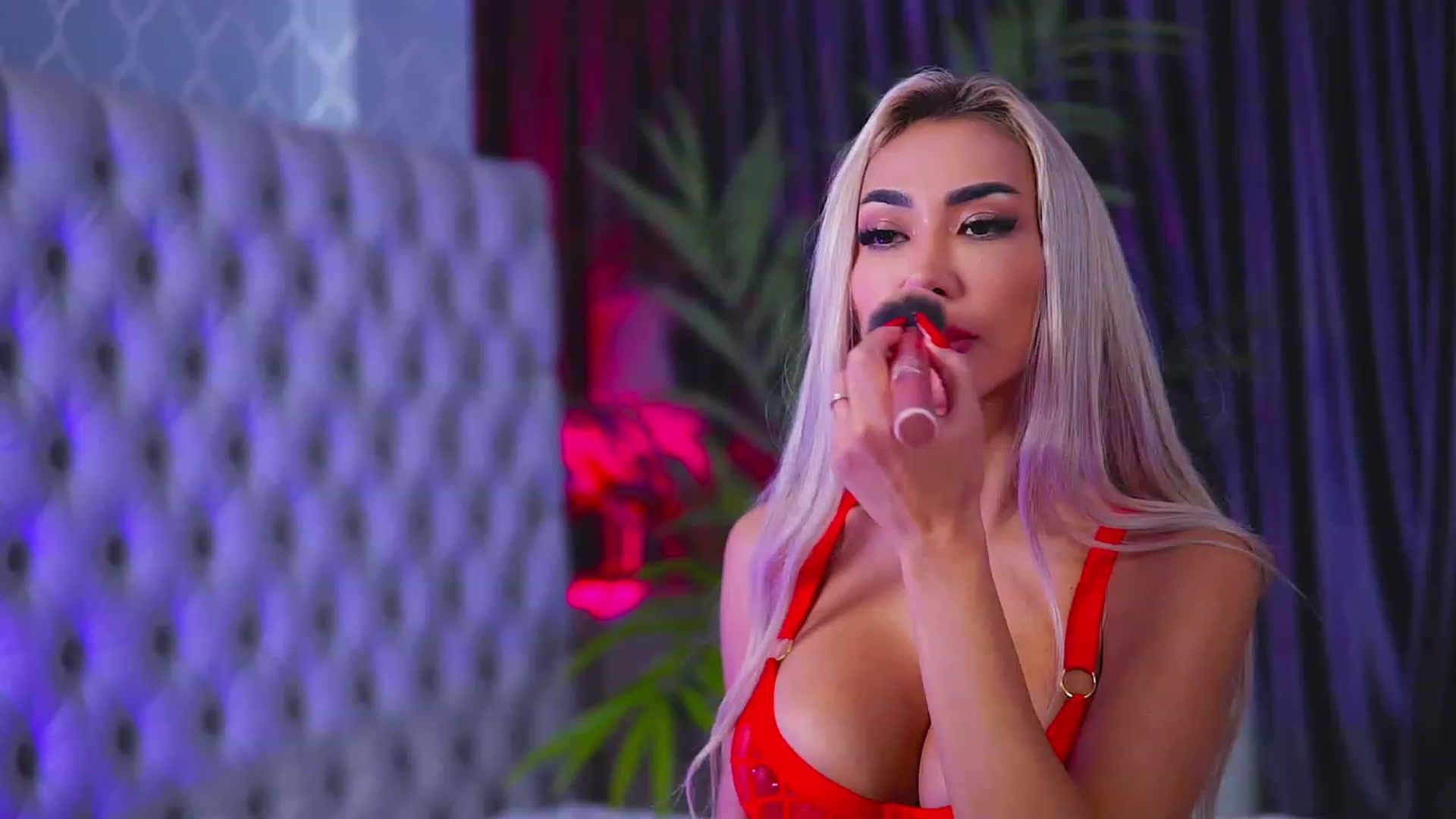 Gallery image thumbnail from Missmo0n1's myfreecams stream on, 07/20/2023, 20:48 image 4 of 20
