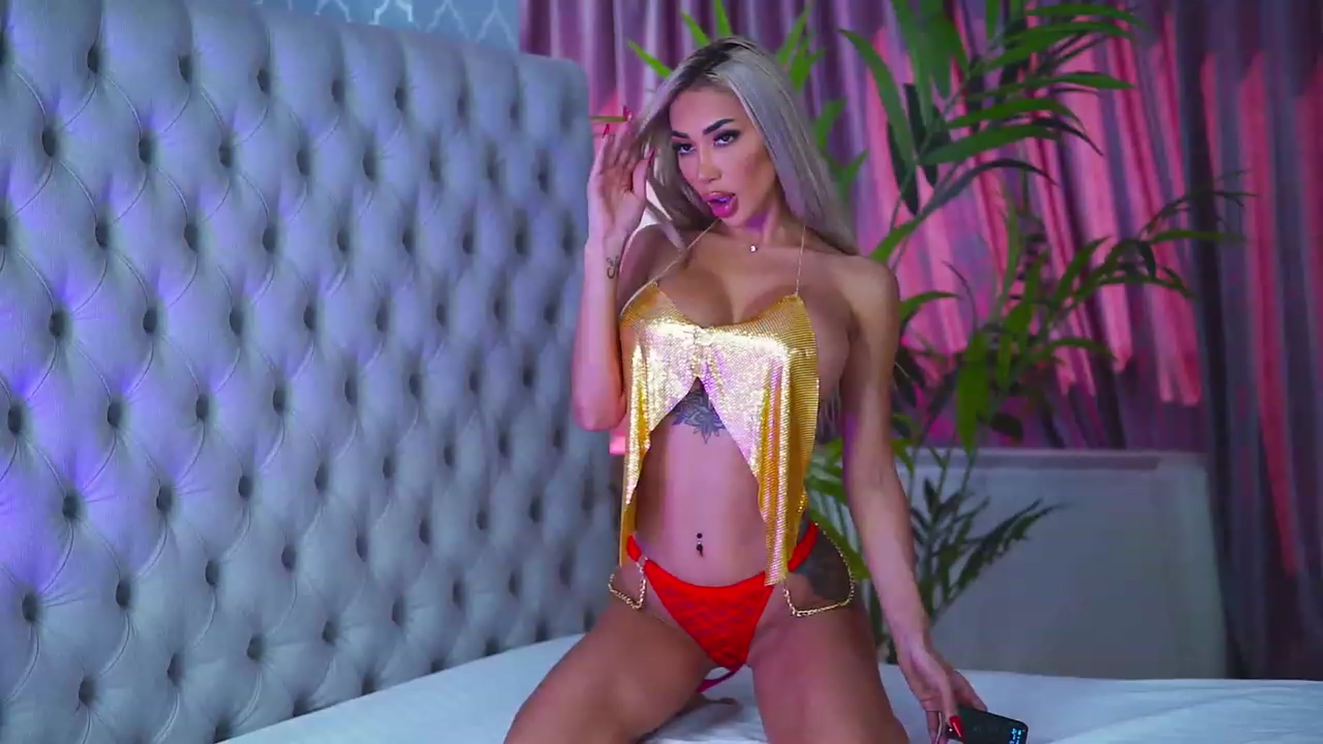 Gallery image thumbnail from Missmo0n1's myfreecams stream on, 07/21/2023, 12:20 image 12 of 20
