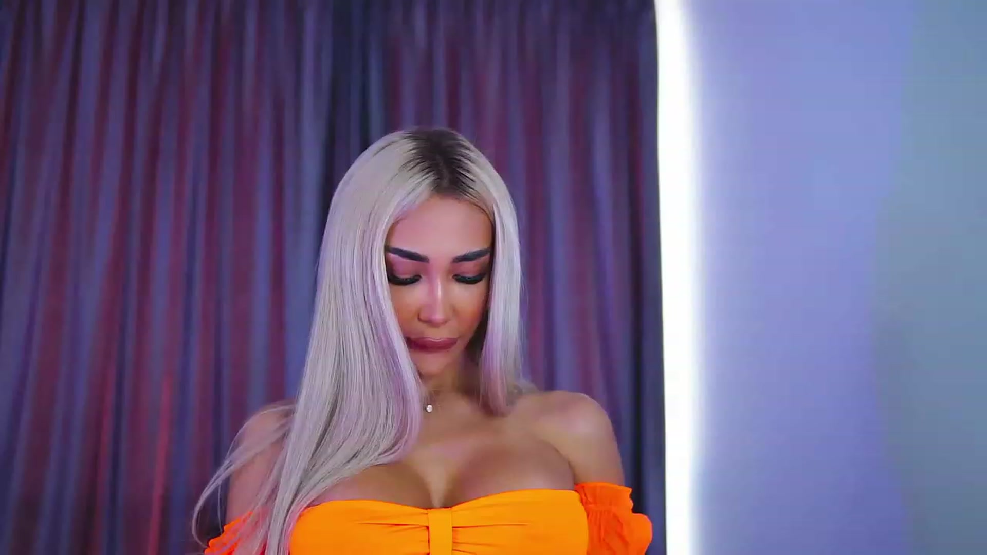 Gallery image thumbnail from Missmo0n1's myfreecams stream on, 07/24/2023, 15:09 image 17 of 20