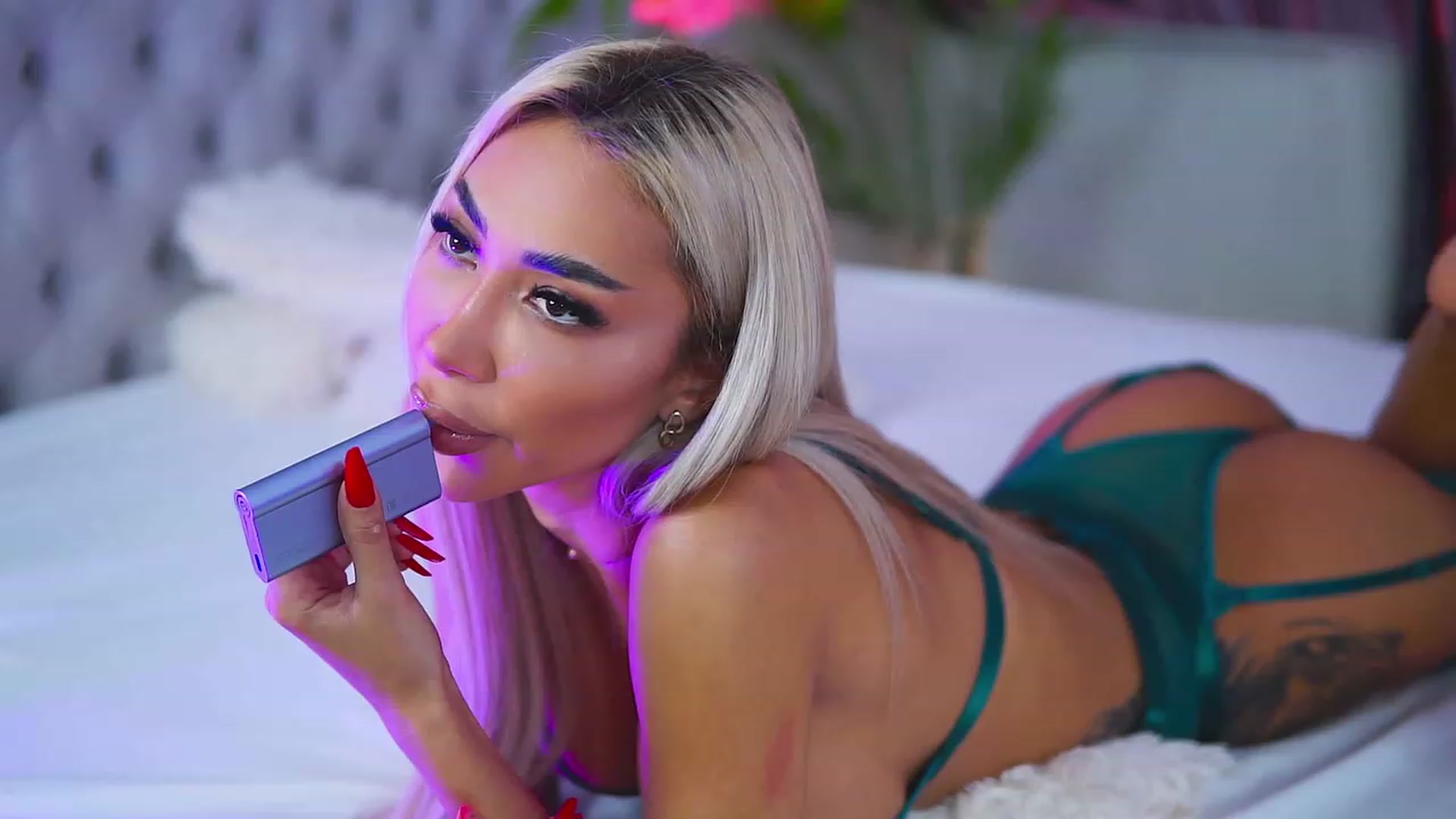 Gallery image thumbnail from Missmo0n1's myfreecams stream on, 07/24/2023, 15:09 image 2 of 20