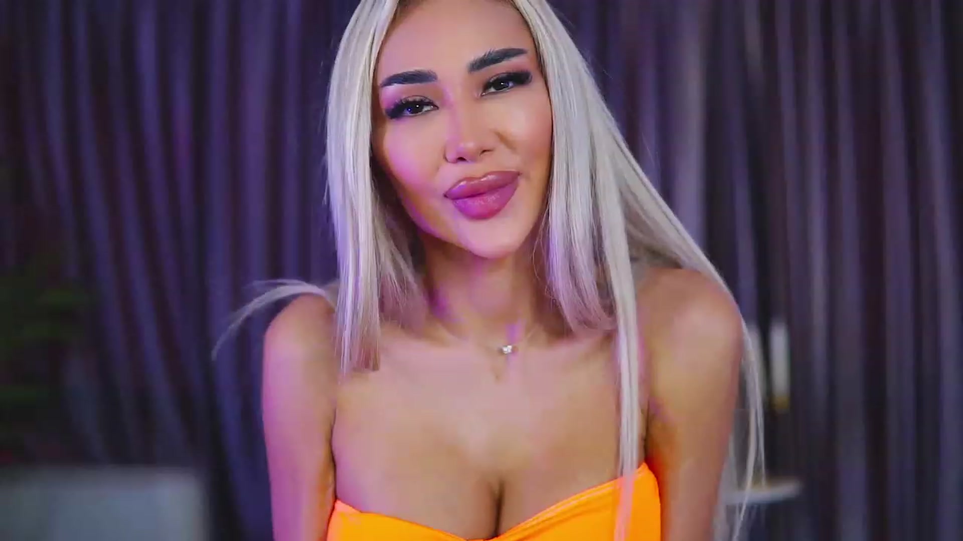 Gallery image thumbnail from Missmo0n1's myfreecams stream on, 07/24/2023, 17:39 image 7 of 20