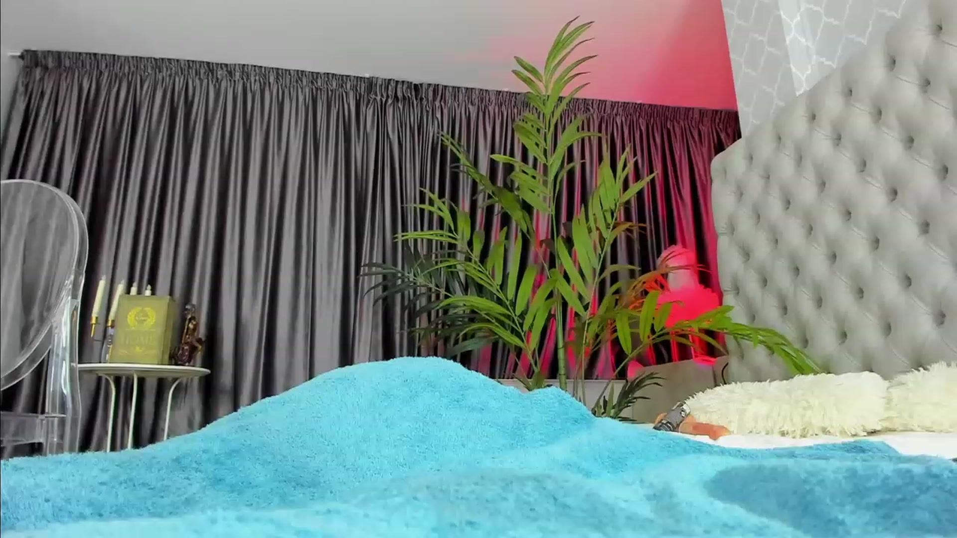 Gallery image thumbnail from Missmo0n1's myfreecams stream on, 07/26/2023, 19:43 image 18 of 20