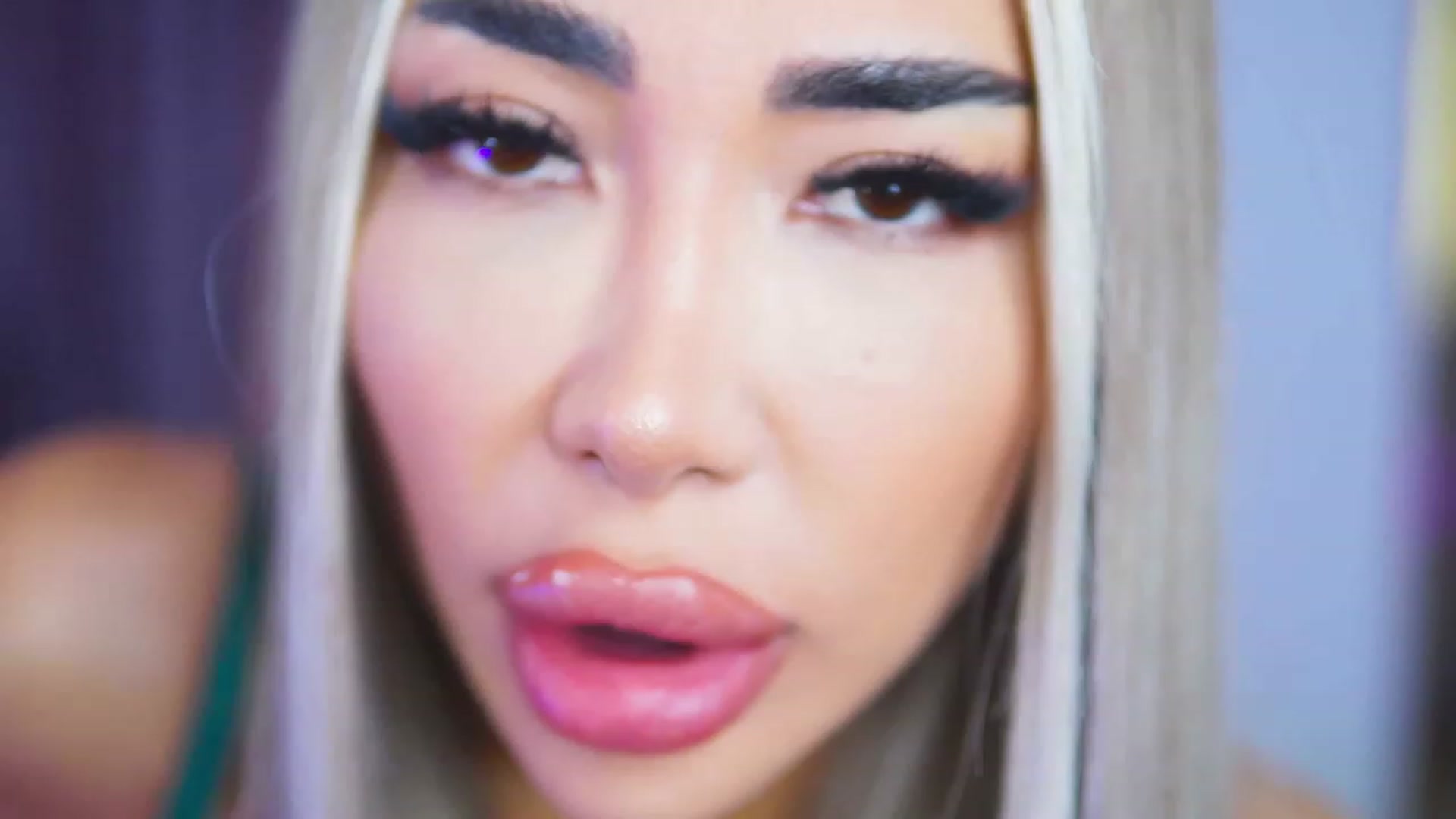 Gallery image thumbnail from Missmo0n1's myfreecams stream on, 07/28/2023, 14:52 image 6 of 20